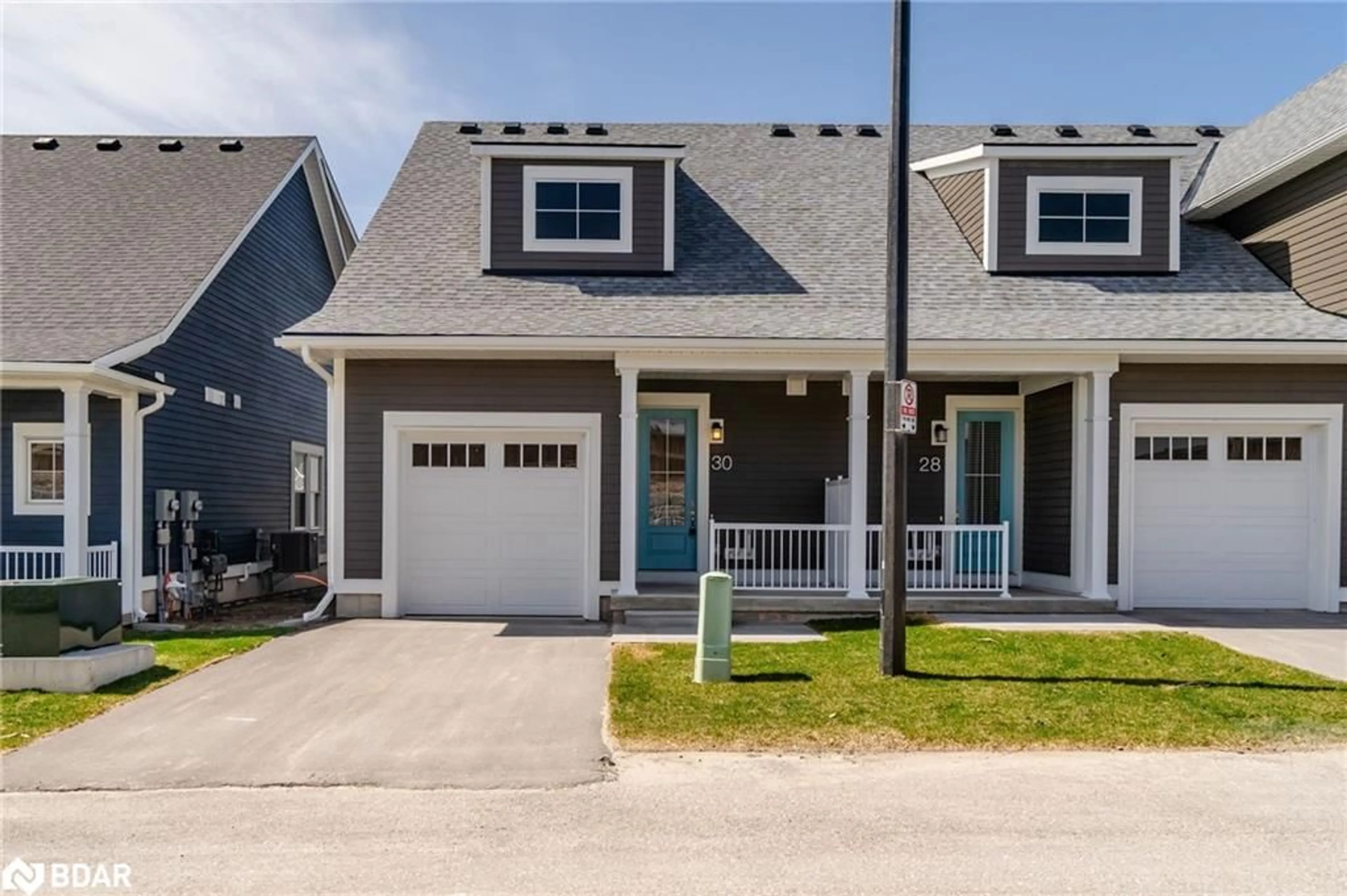 Home with vinyl exterior material, street for 30 Allison Lane, Midland Ontario L4R 0H2