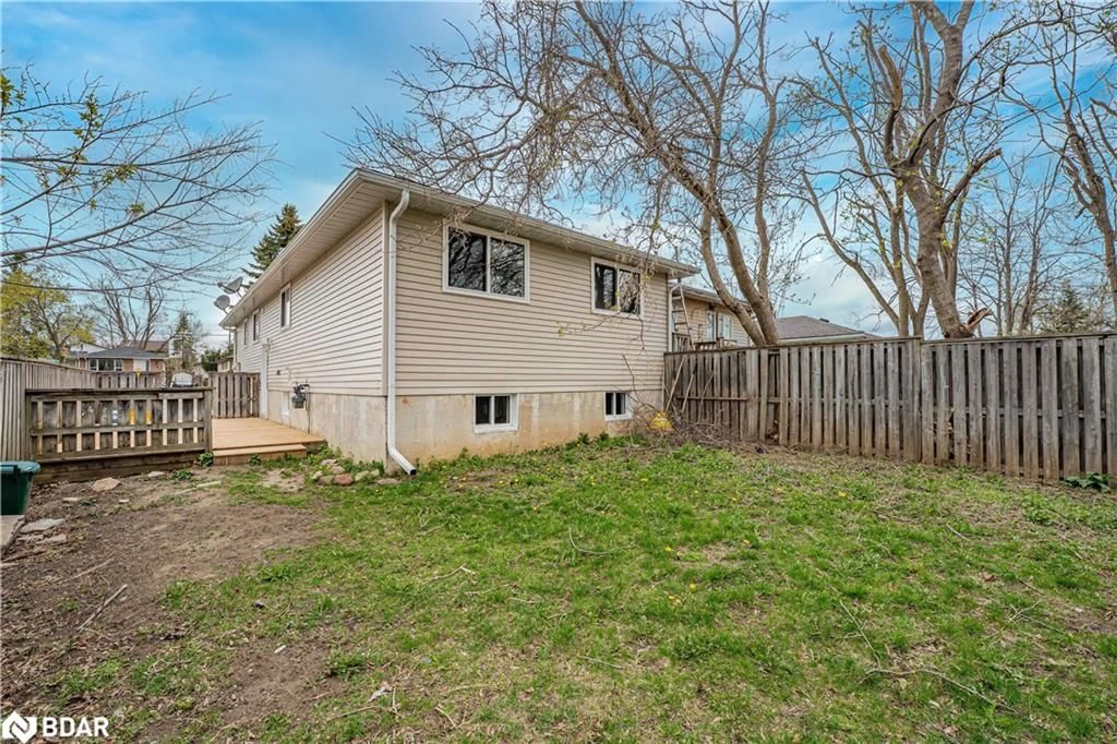 Patio, street for 43 Charlbrook Ave, Barrie Ontario L4M 2Y6