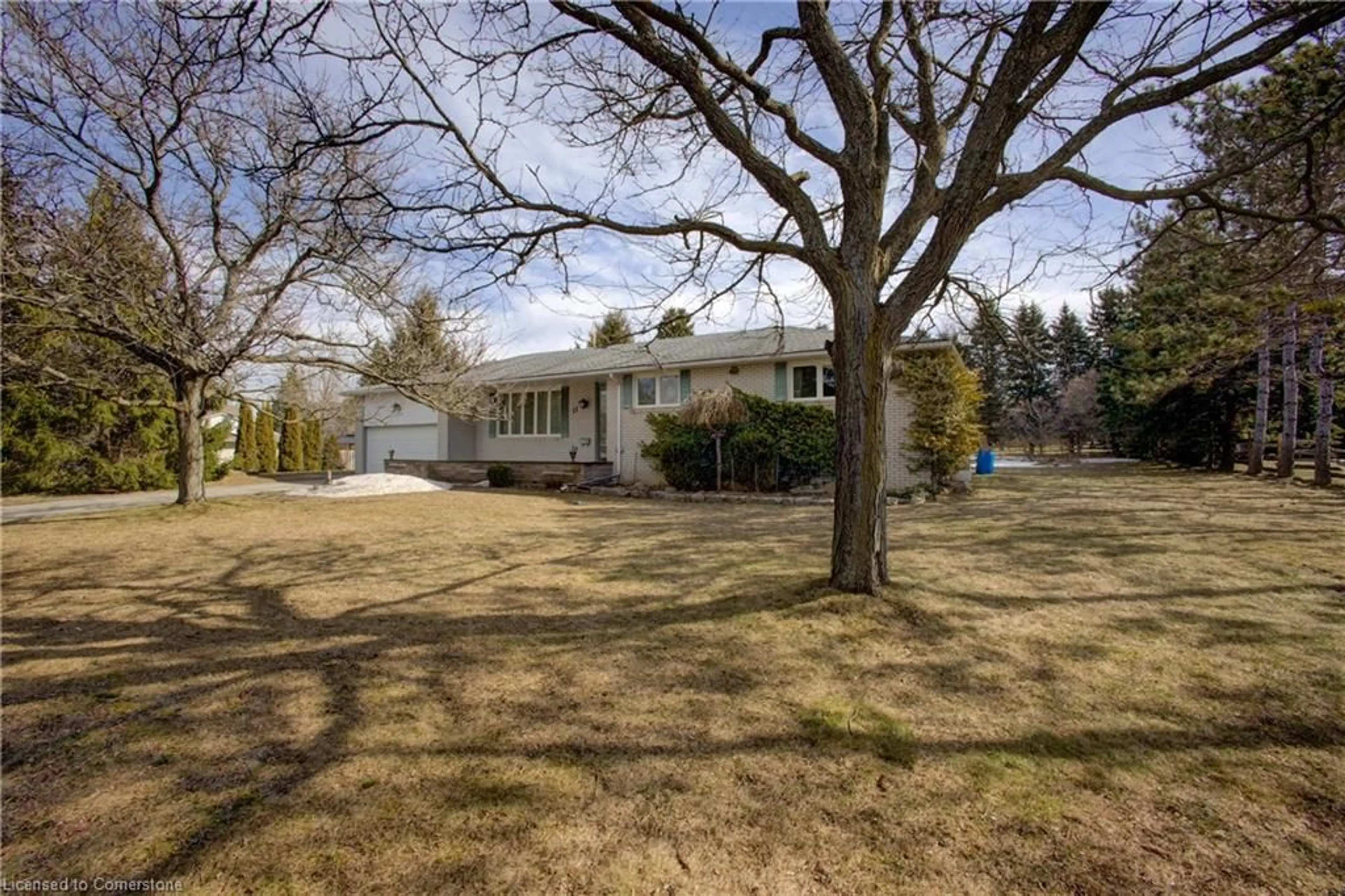 A pic from outside/outdoor area/front of a property/back of a property/a pic from drone, street for 11 Randy Ave, Orangeville Ontario L9W 2A2