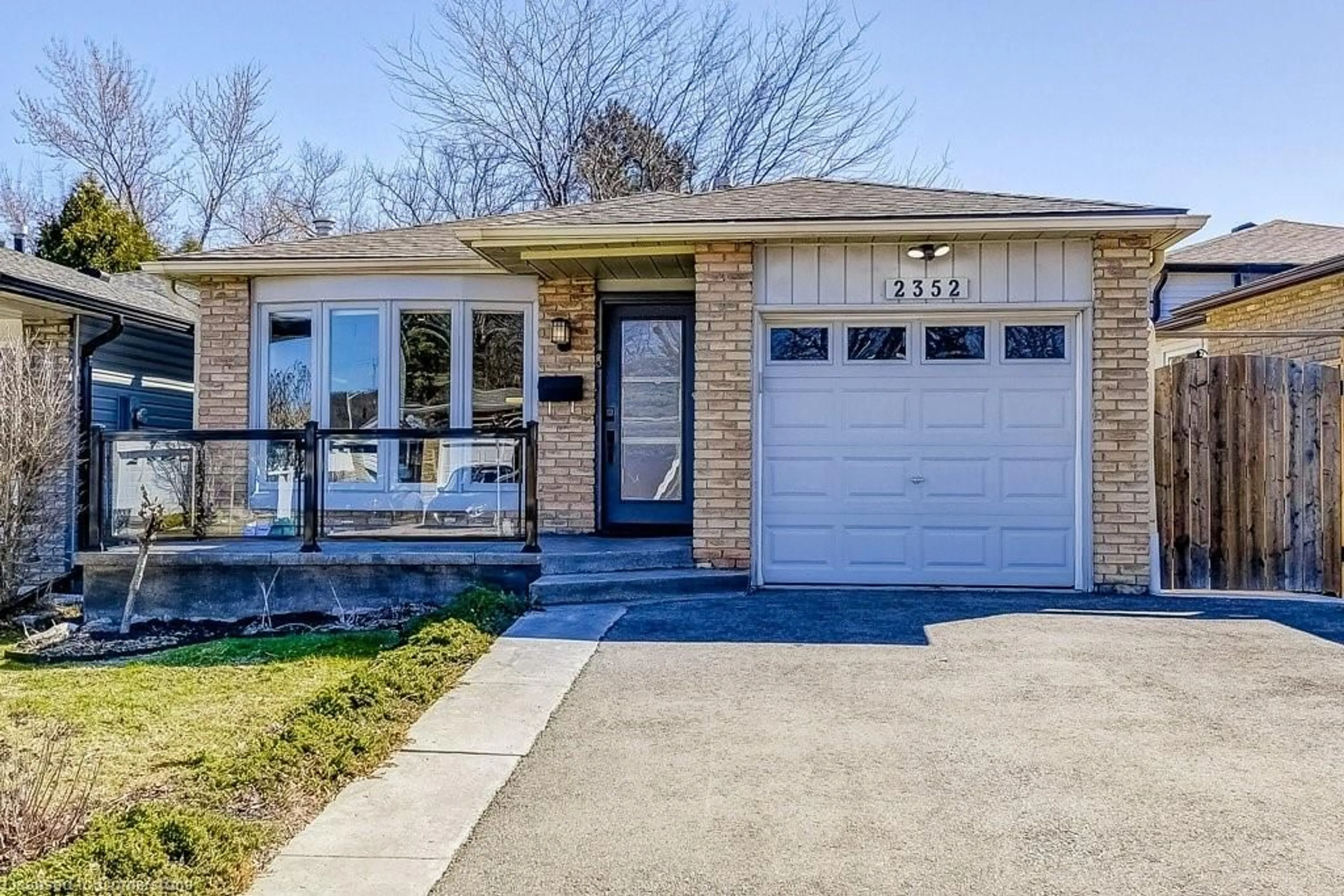 Home with brick exterior material, street for 2352 Malcolm Cres, Burlington Ontario L7P 4H4