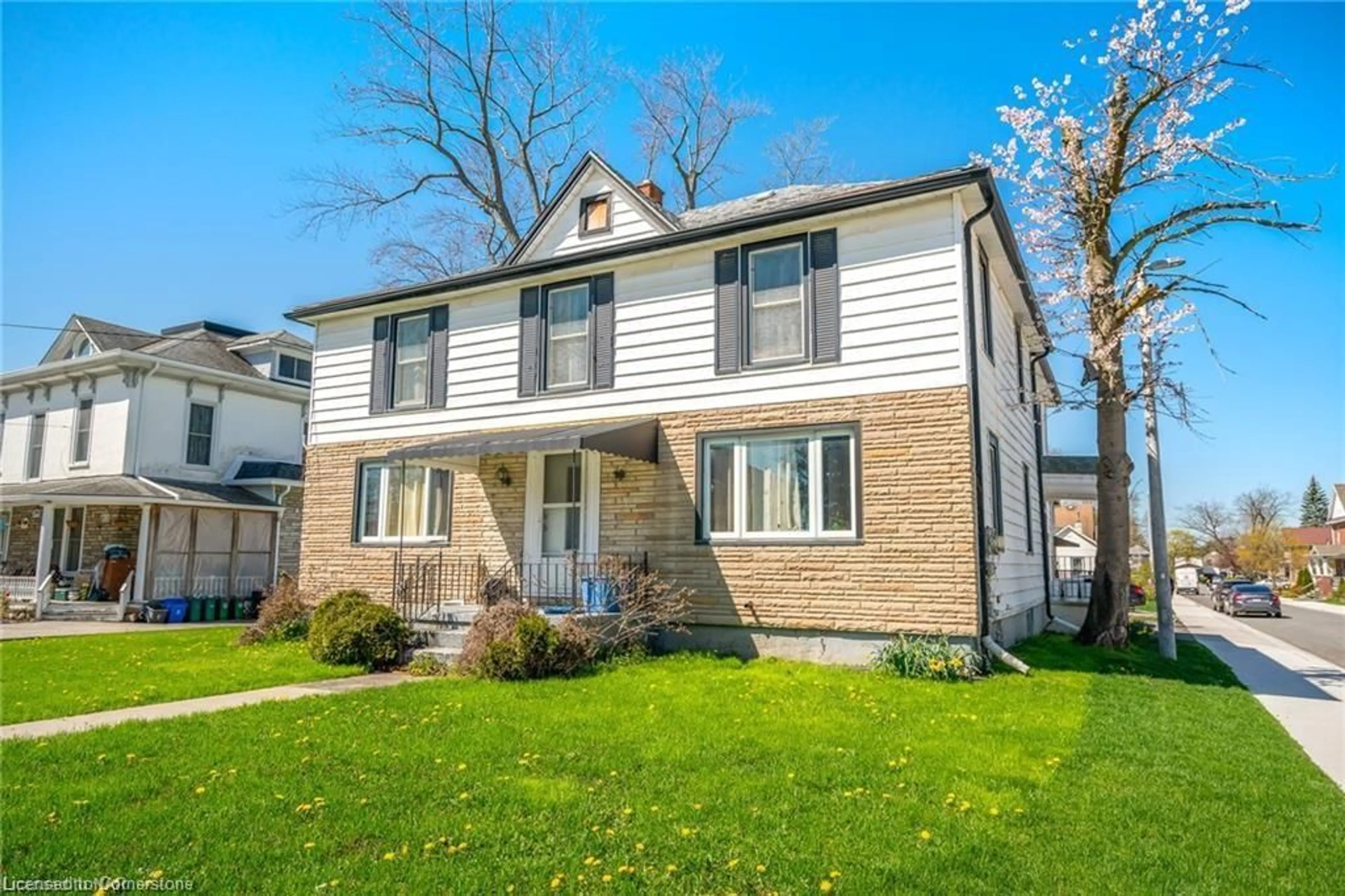 Unknown for 107 Elizabeth St, Welland Ontario L3C 4M3