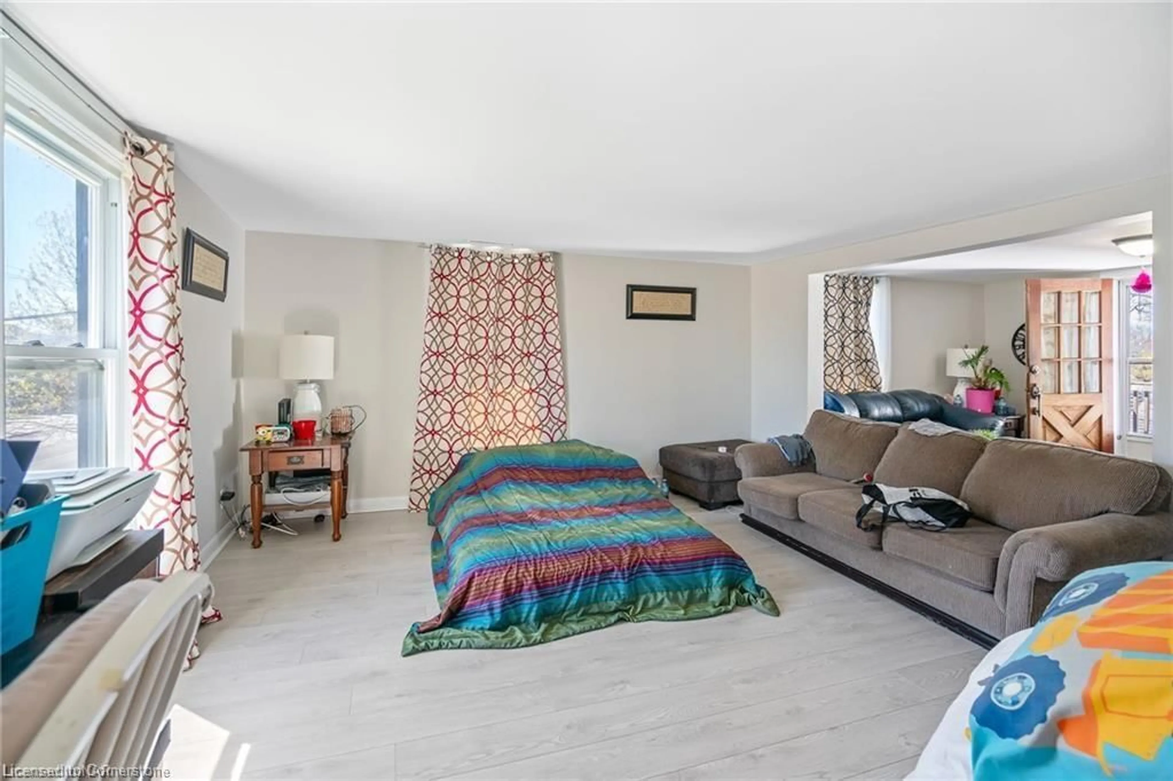 A pic of a room for 107 Elizabeth St, Welland Ontario L3C 4M3