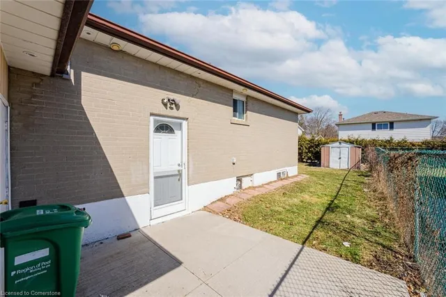 Primary image of 18 Northwood Dr