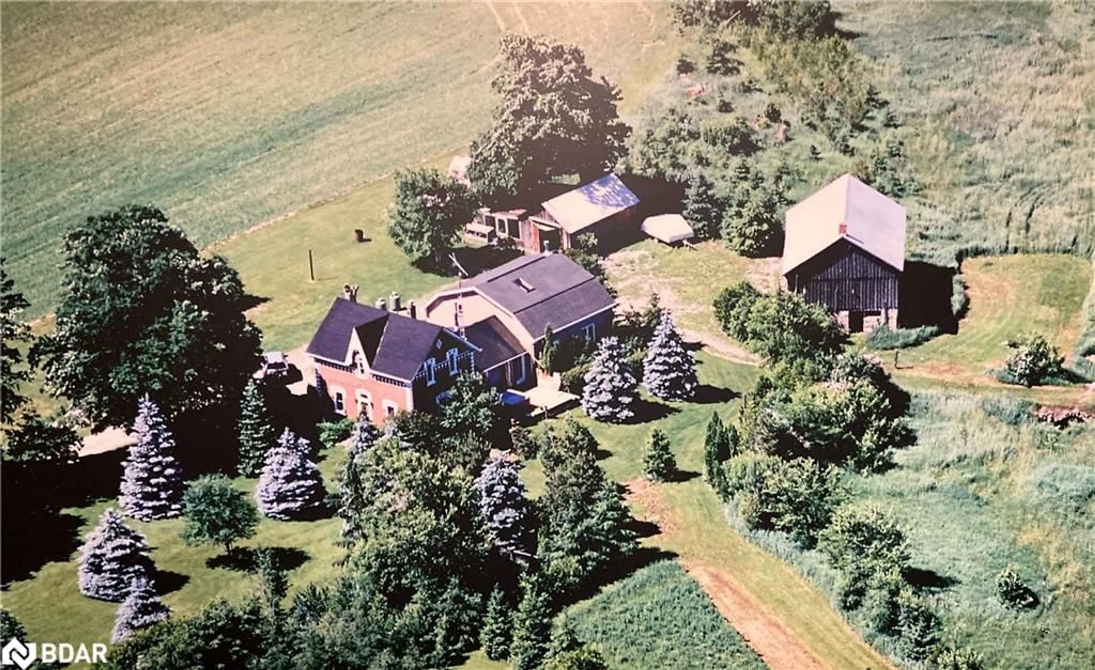 A pic from outside/outdoor area/front of a property/back of a property/a pic from drone, unknown for 557472 Mulmur Melancthon Townline Tline, Dufferin Ontario L9V 1W8