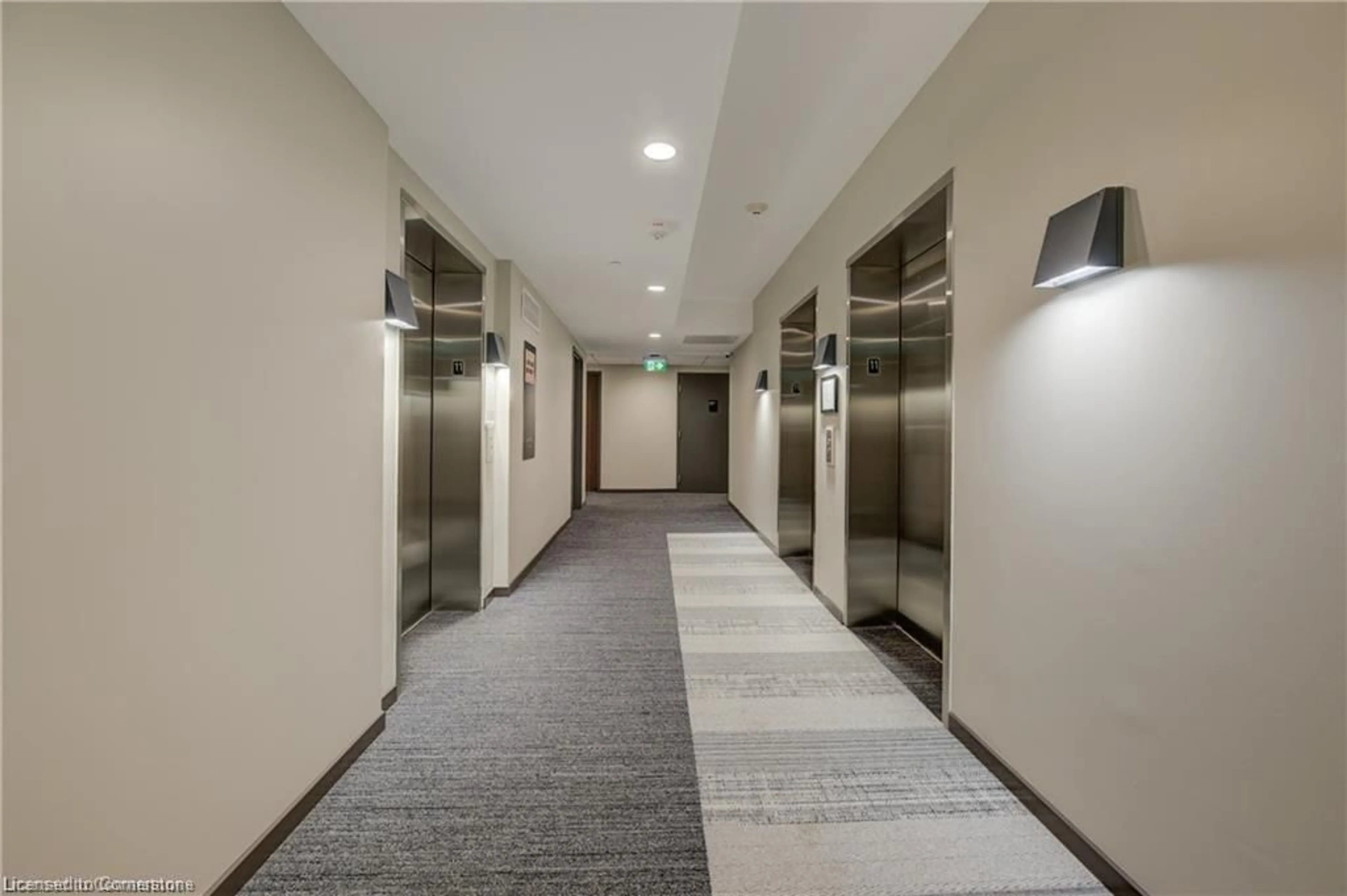 Indoor foyer for 108 Garment St #1105, Kitchener Ontario N2G 0E2