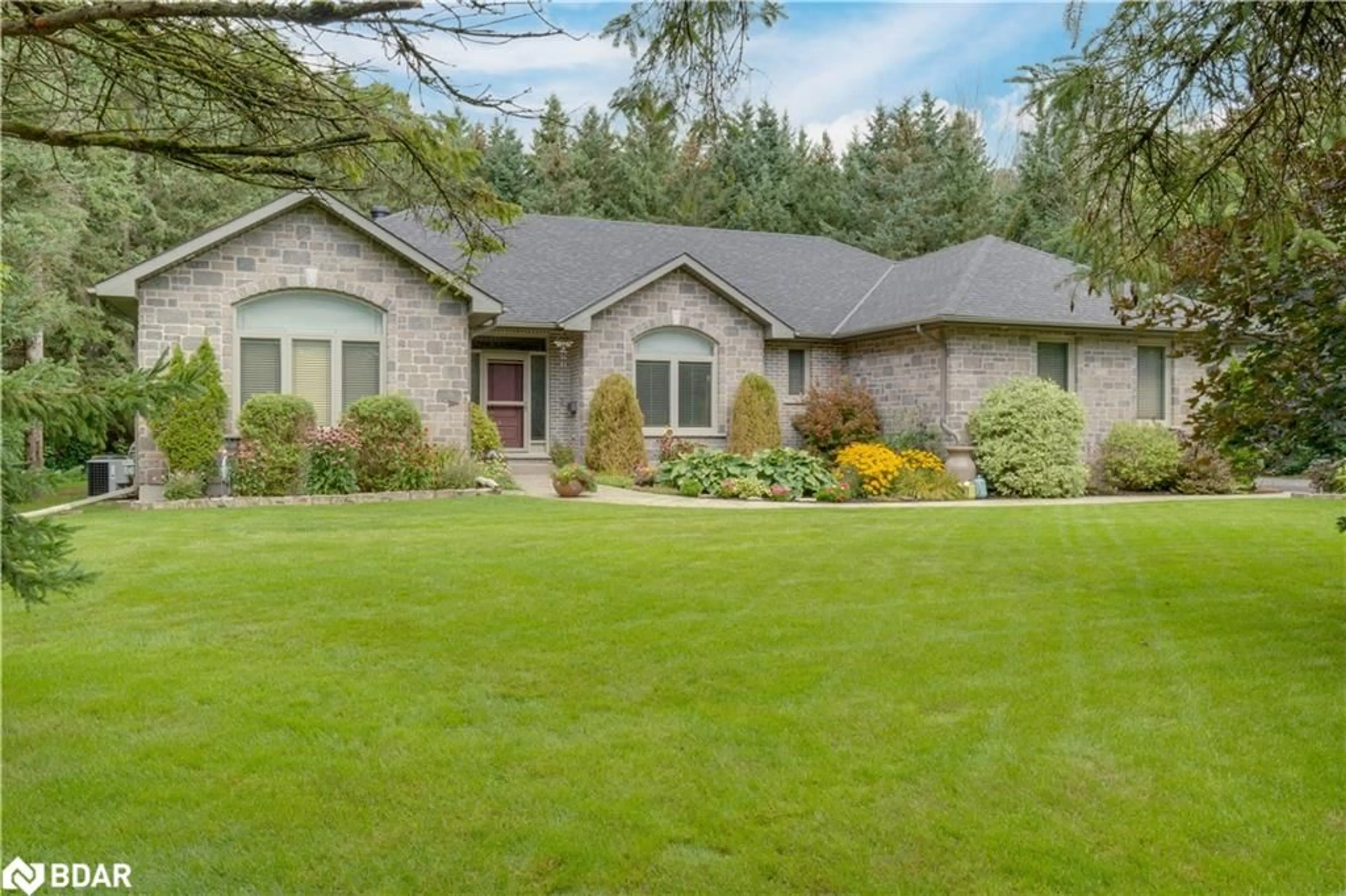 Unknown for 10 Red Oak Cres, Oro-Medonte Ontario L0L 2L0
