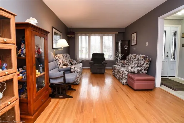 Additional image 7 of 6 Hugo Crt
