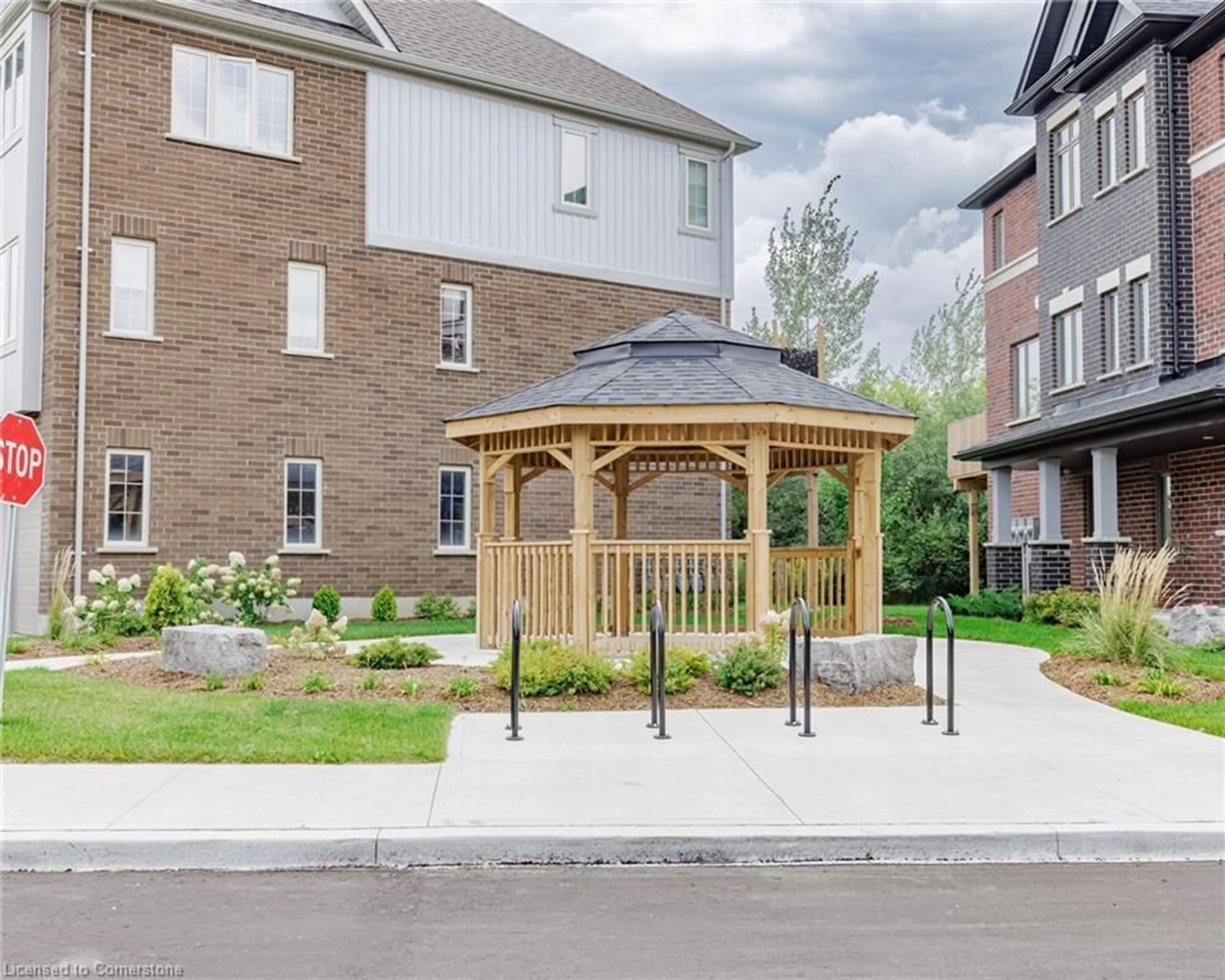 Patio, street for 311 Woolwich St #5, Waterloo Ontario N2K 0H4