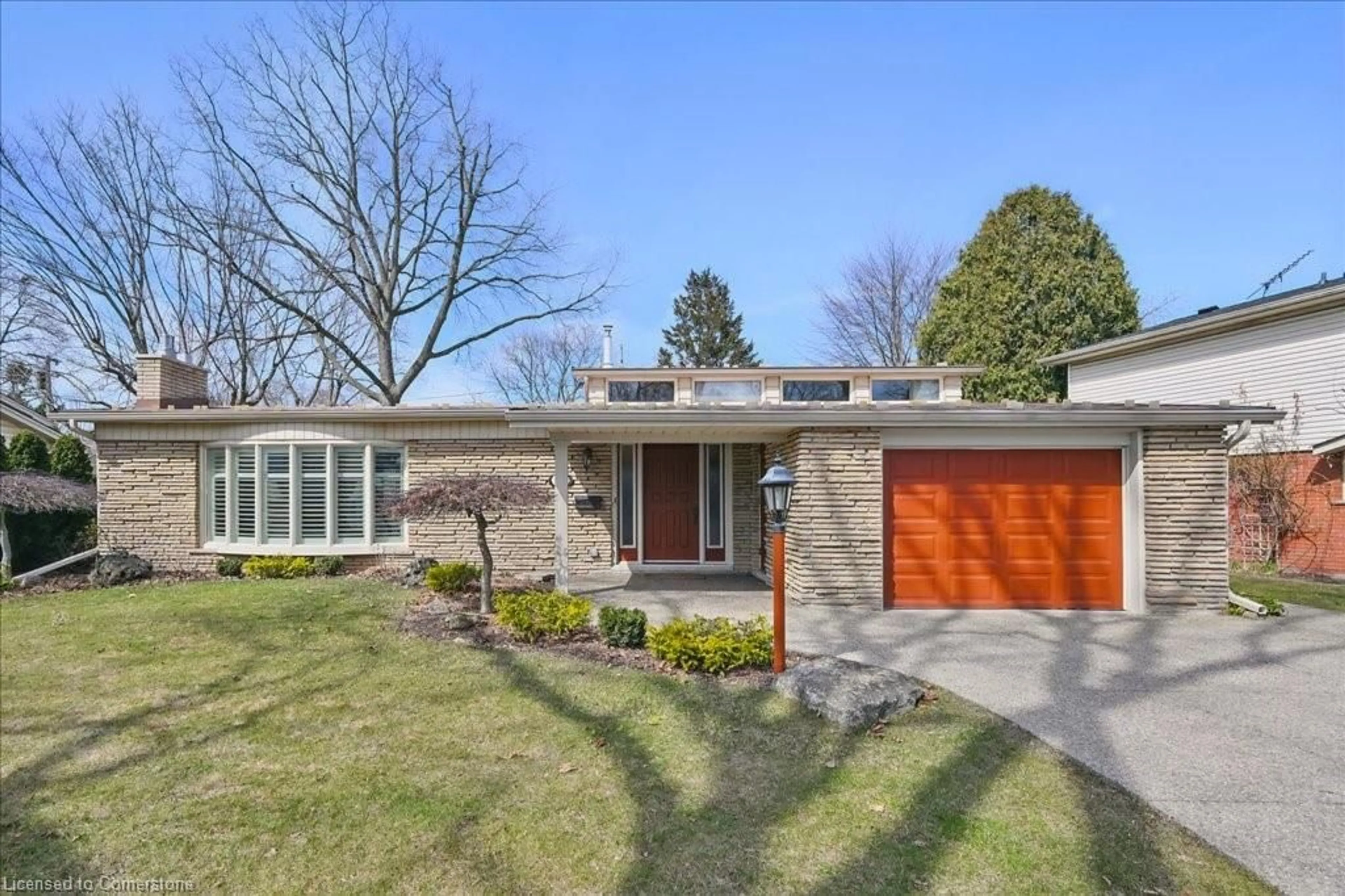 Home with brick exterior material, street for 3375 Guildwood Dr, Burlington Ontario L7N 1L6