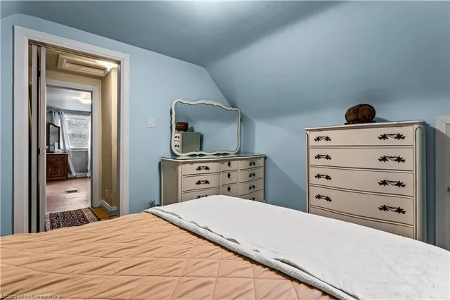 Additional property image - 272 Cumberland Ave