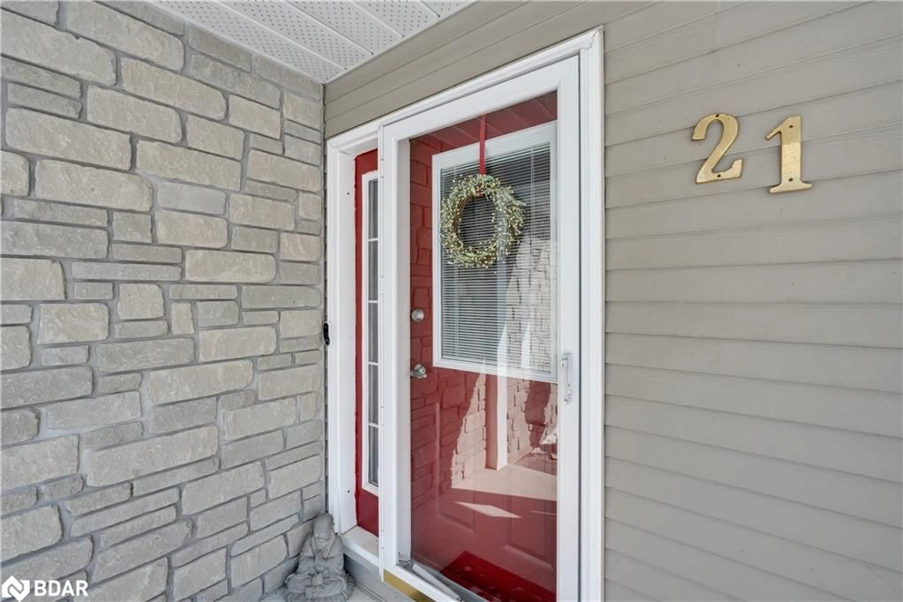 Indoor entryway for 21 Mary Jane Rd, Tiny Twp Ontario L0L 2T0