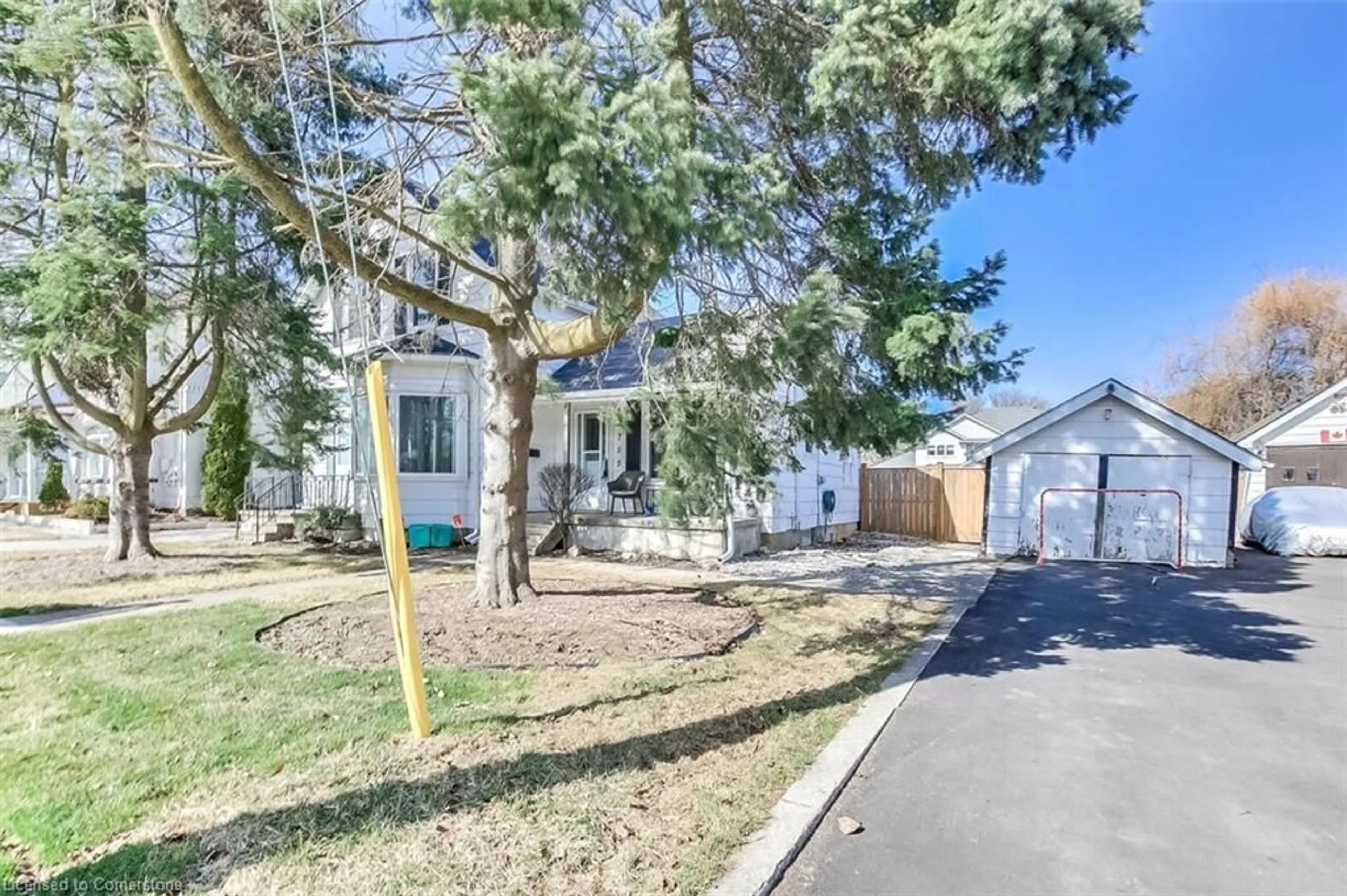 A pic from outside/outdoor area/front of a property/back of a property/a pic from drone, street for 755 Rathbourne Ave, Woodstock Ontario N4S 4L6