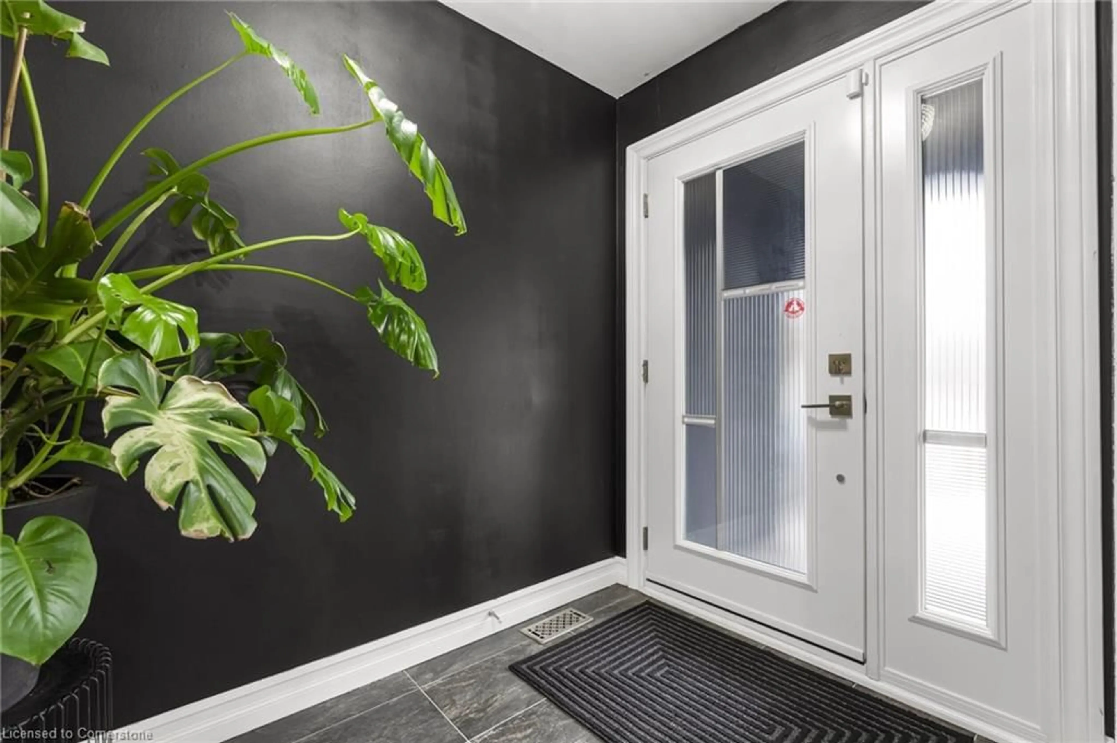 Indoor entryway for 19 Minstrel Crt, Hamilton Ontario L9C 5T3