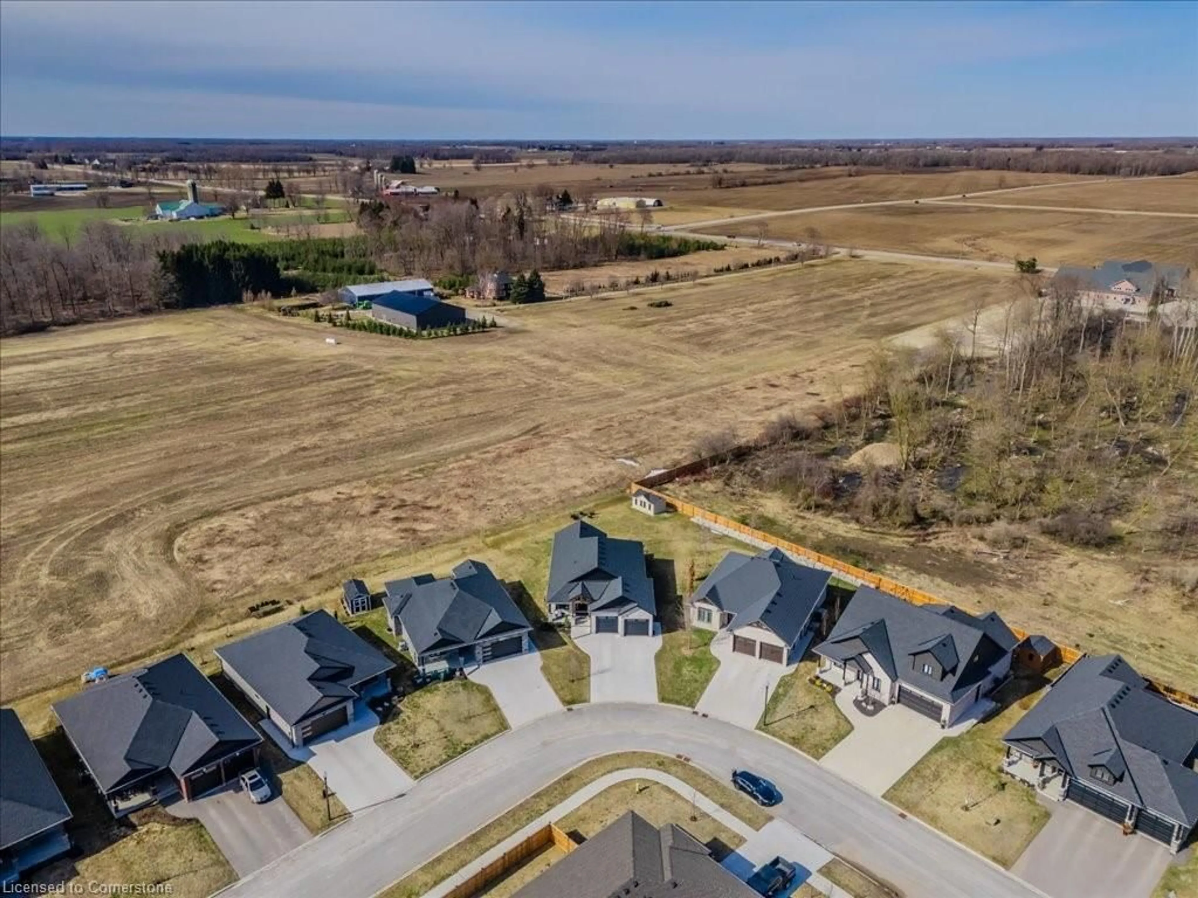 A pic from outside/outdoor area/front of a property/back of a property/a pic from drone, street for 29 Winchester Cres, Listowel Ontario N4W 0J8