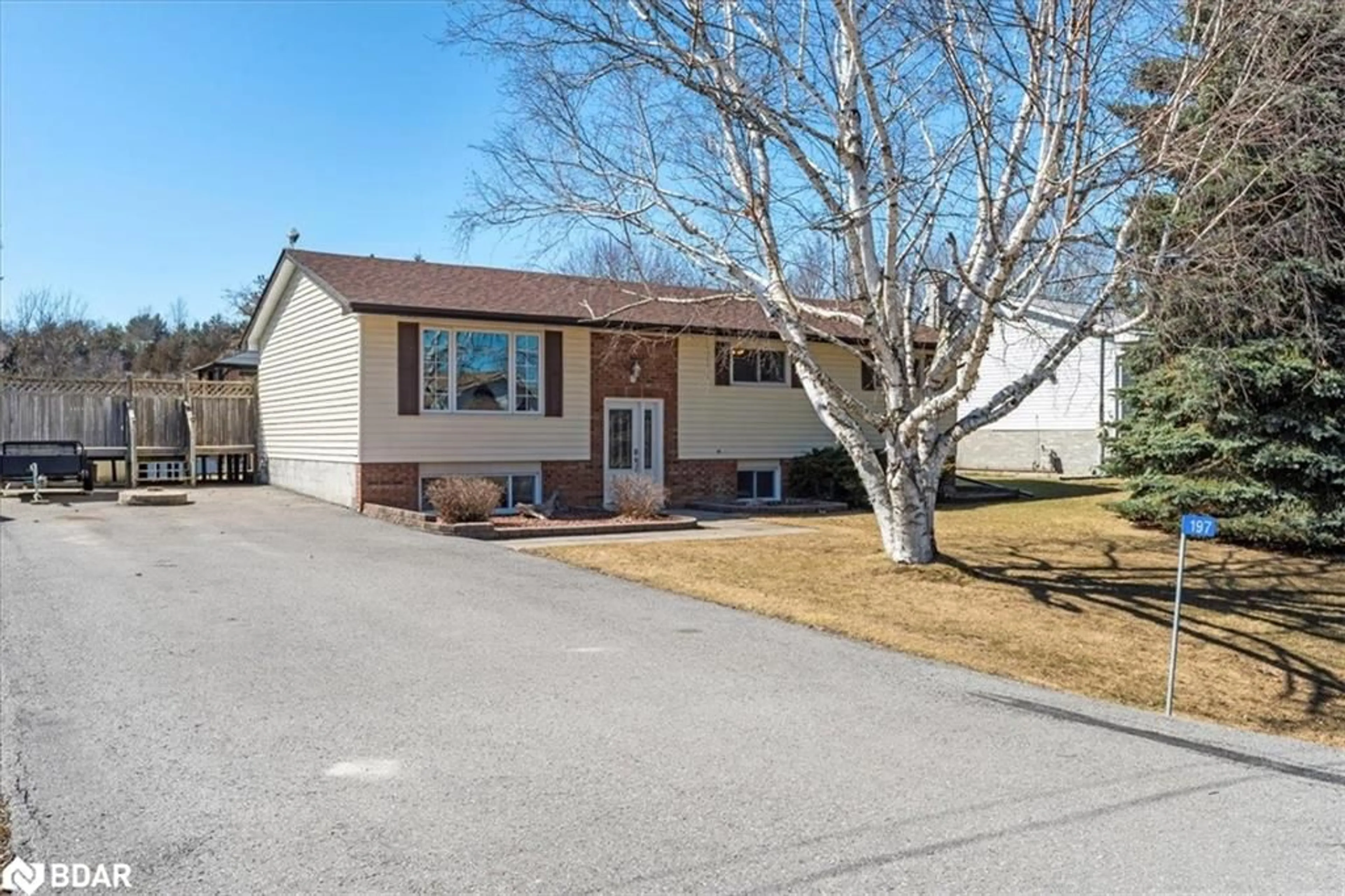 Home with vinyl exterior material, street for 197 Chatterton Valley Cres, Quinte West Ontario K0K 2B0