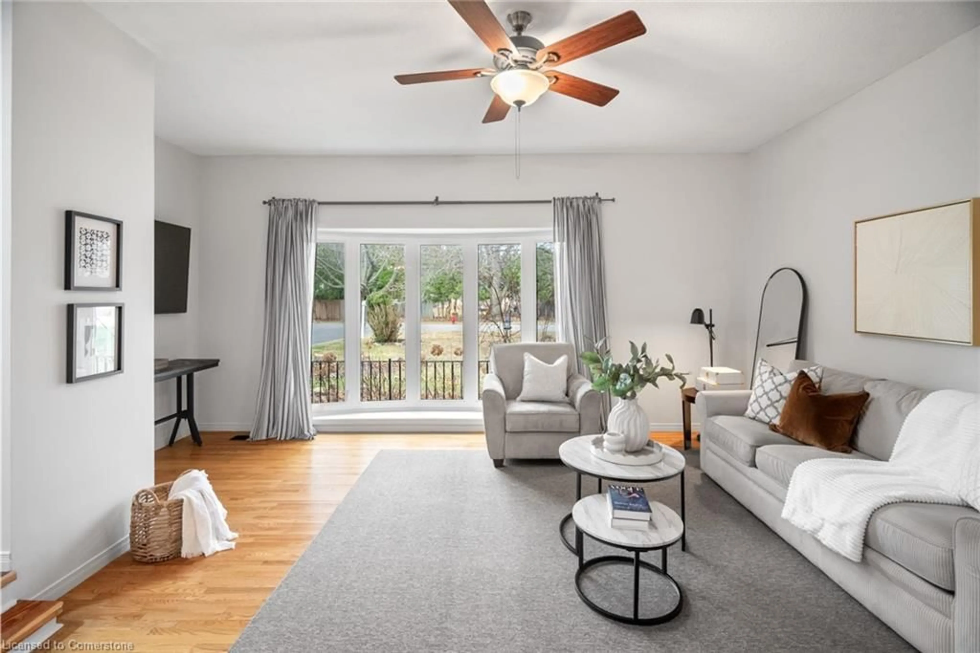 Living room with furniture, unknown for 14 Hopkins Crt, Dundas Ontario L9H 5M5