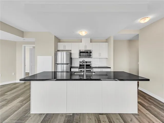 Additional property image - 2750 King St Unit 706