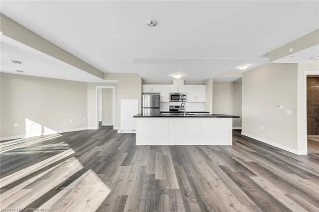 Additional property image - 2750 King St Unit 706