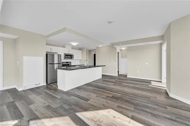 Additional property image - 2750 King St Unit 706