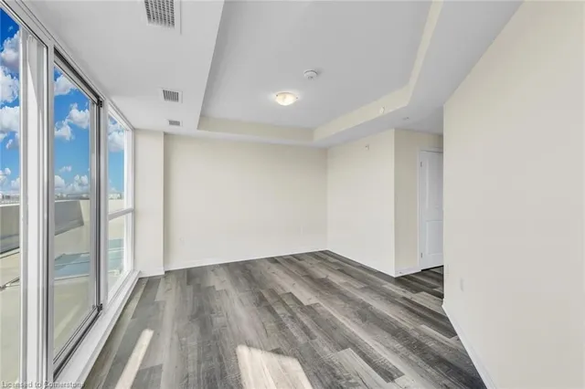 Additional property image - 2750 King St Unit 706