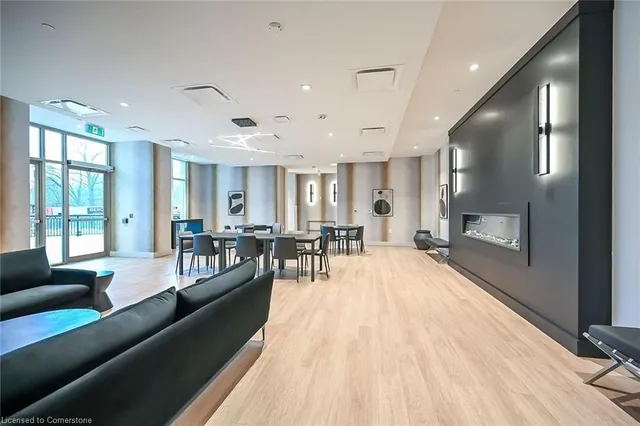 Additional property image - 2750 King St Unit 706