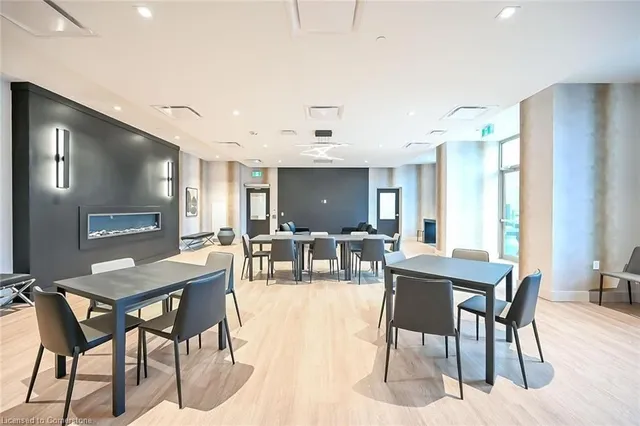 Additional property image - 2750 King St Unit 706