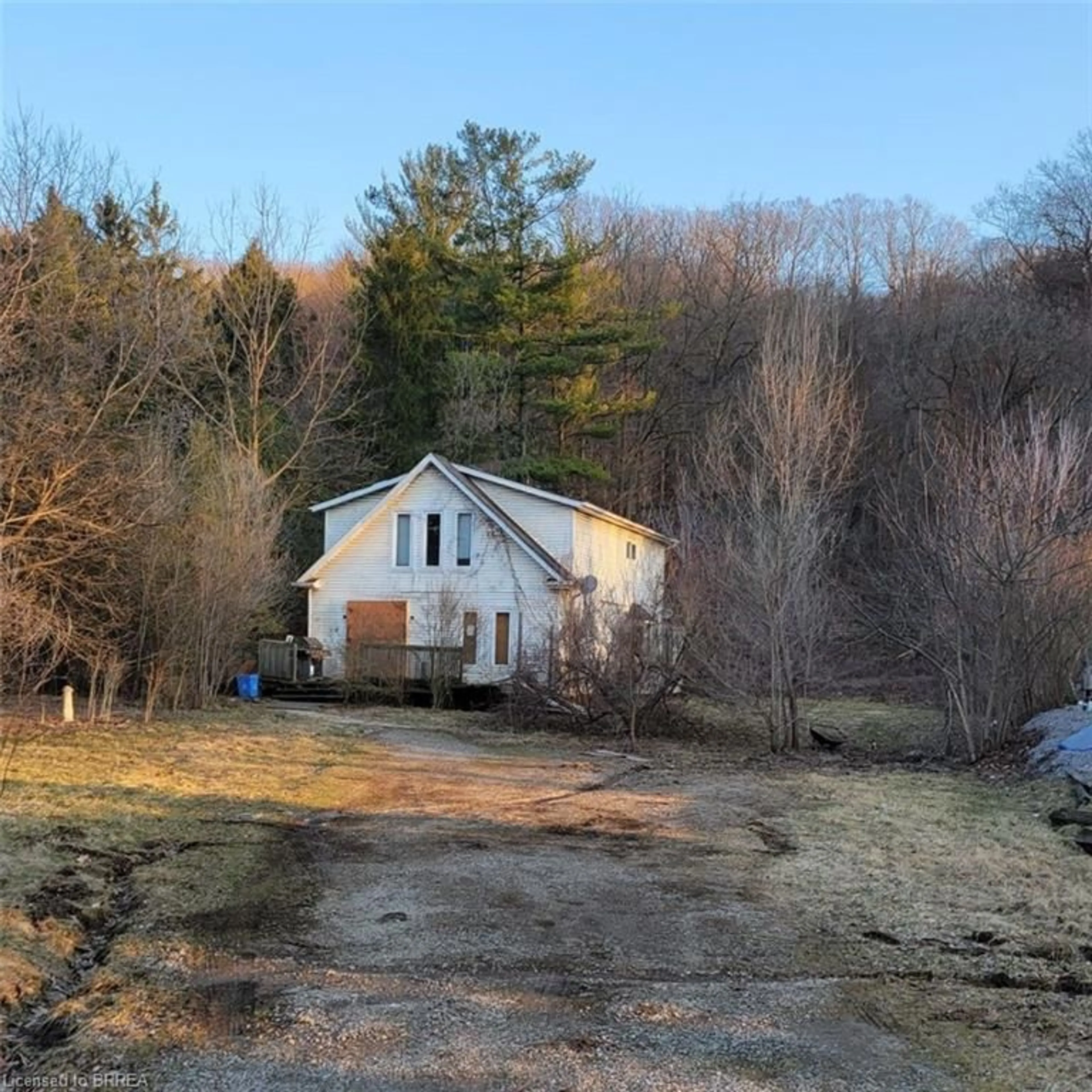 Shed for 1110 Wilson St, Ancaster Ontario L8S 4K5