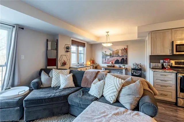 Additional property image - 1989 Ottawa St Unit 63D