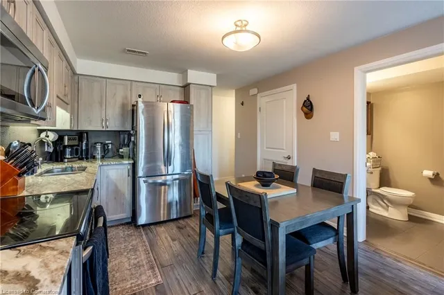 Additional property image - 1989 Ottawa St Unit 63D