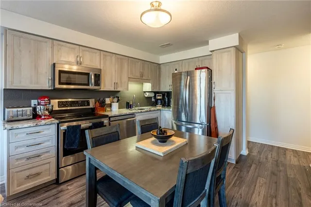 Additional property image - 1989 Ottawa St Unit 63D