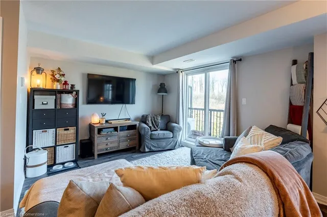 Additional property image - 1989 Ottawa St Unit 63D