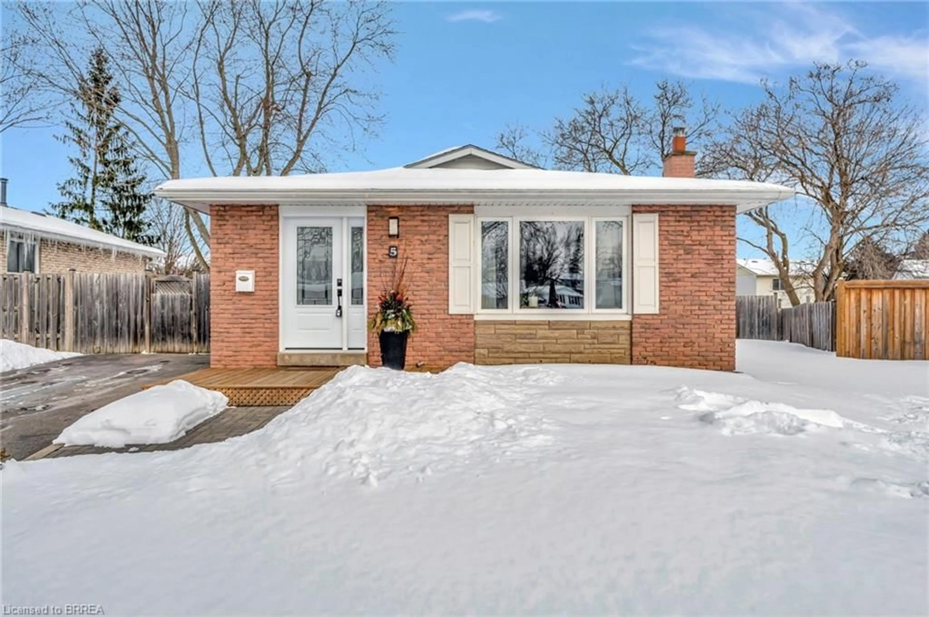 Home with brick exterior material, street for 5 Thistledown Dr, Brantford Ontario N3R 6R3