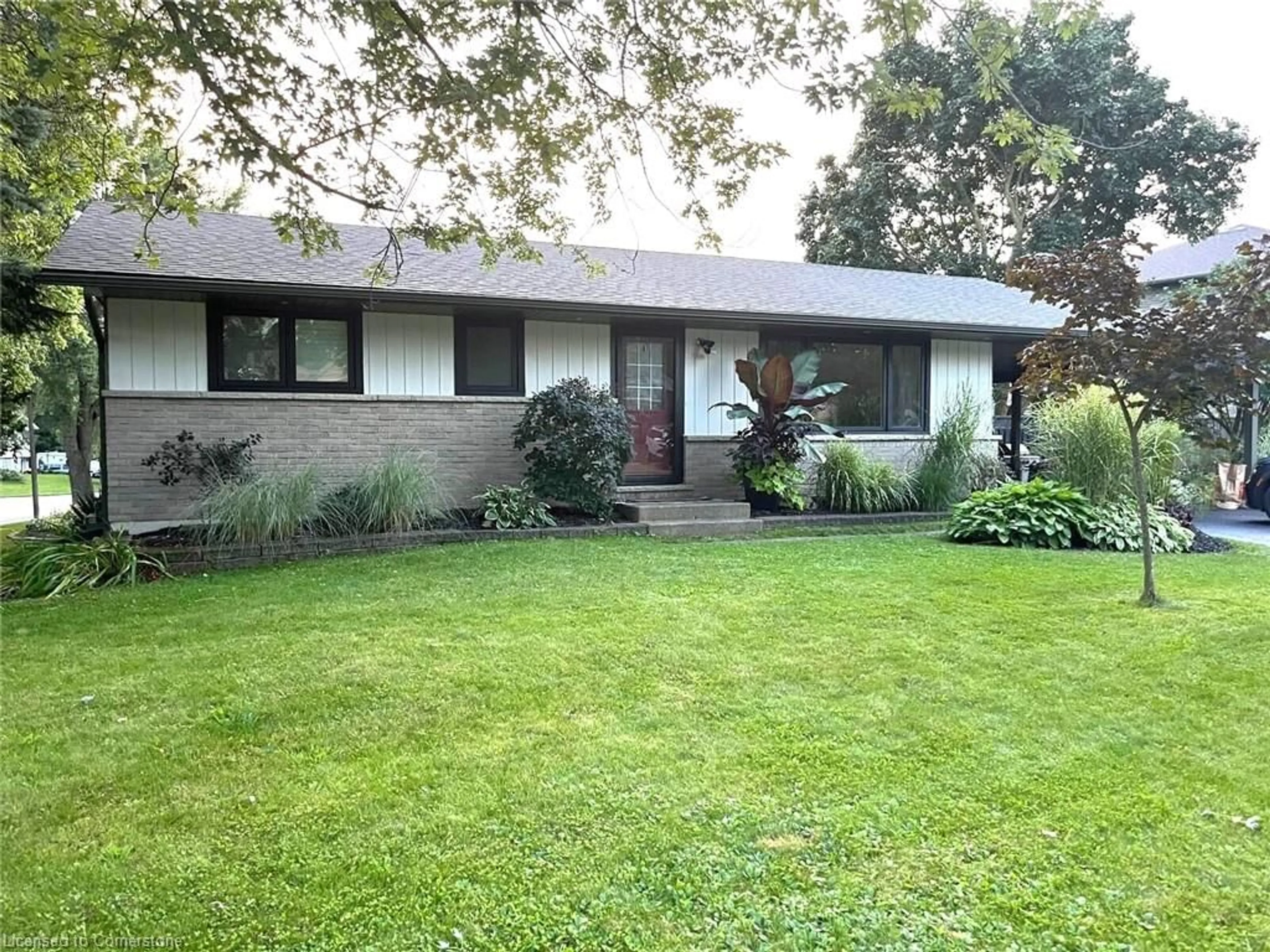 Unknown for 210 Brewery St, Baden Ontario N3A 2S8