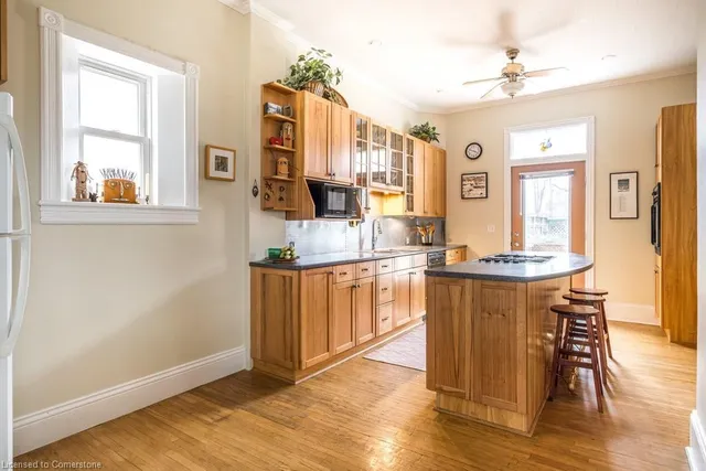 Additional image 37 of 62 Locke St