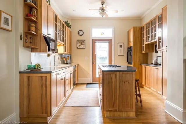Additional image 36 of 62 Locke St