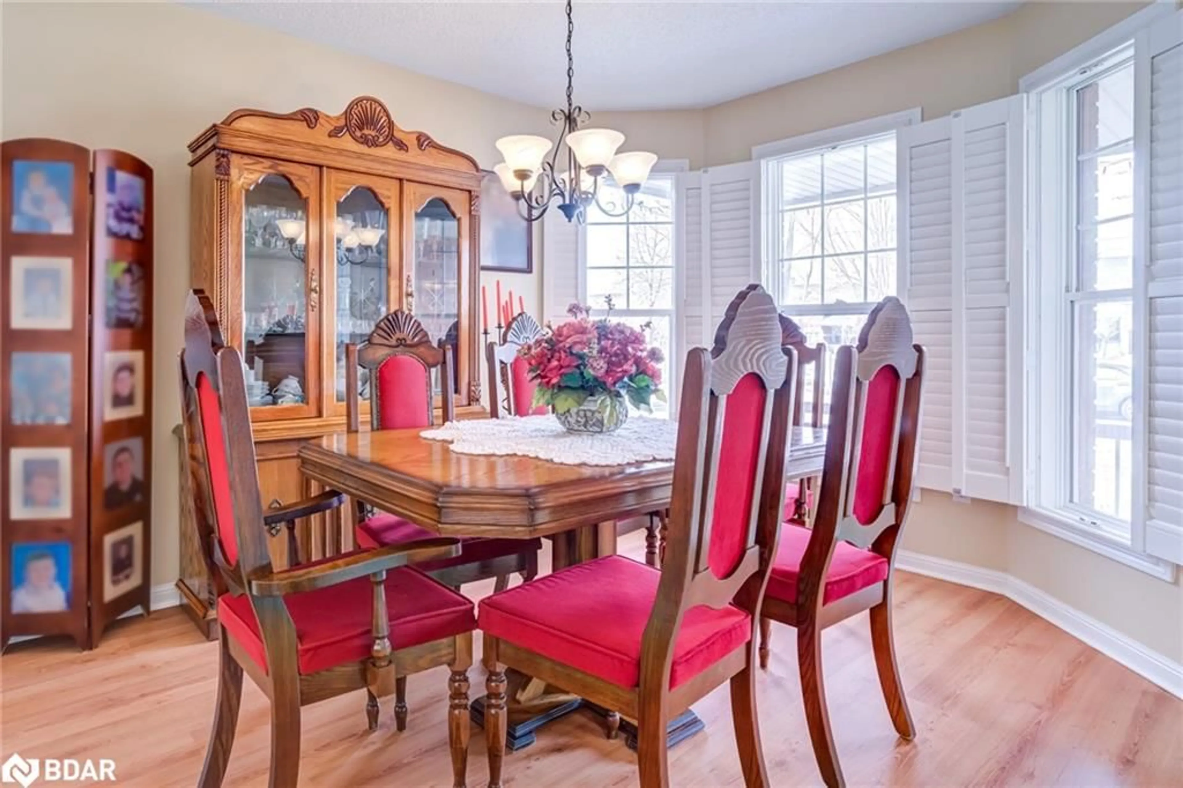 Dining room, wood/laminate floor for 1063 Wallbrook Cres, Milton Ontario L9T 5W4