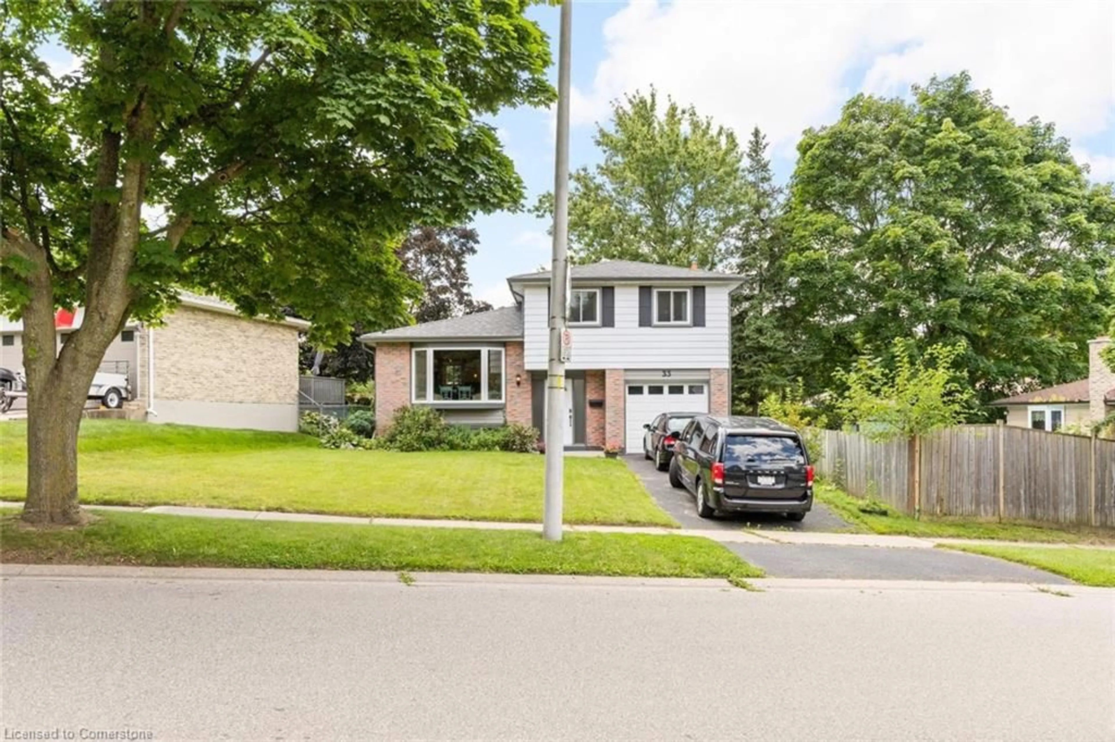 Home with brick exterior material, street for 33 Hillcrest Ave, Bradford Ontario N3T 5Z2