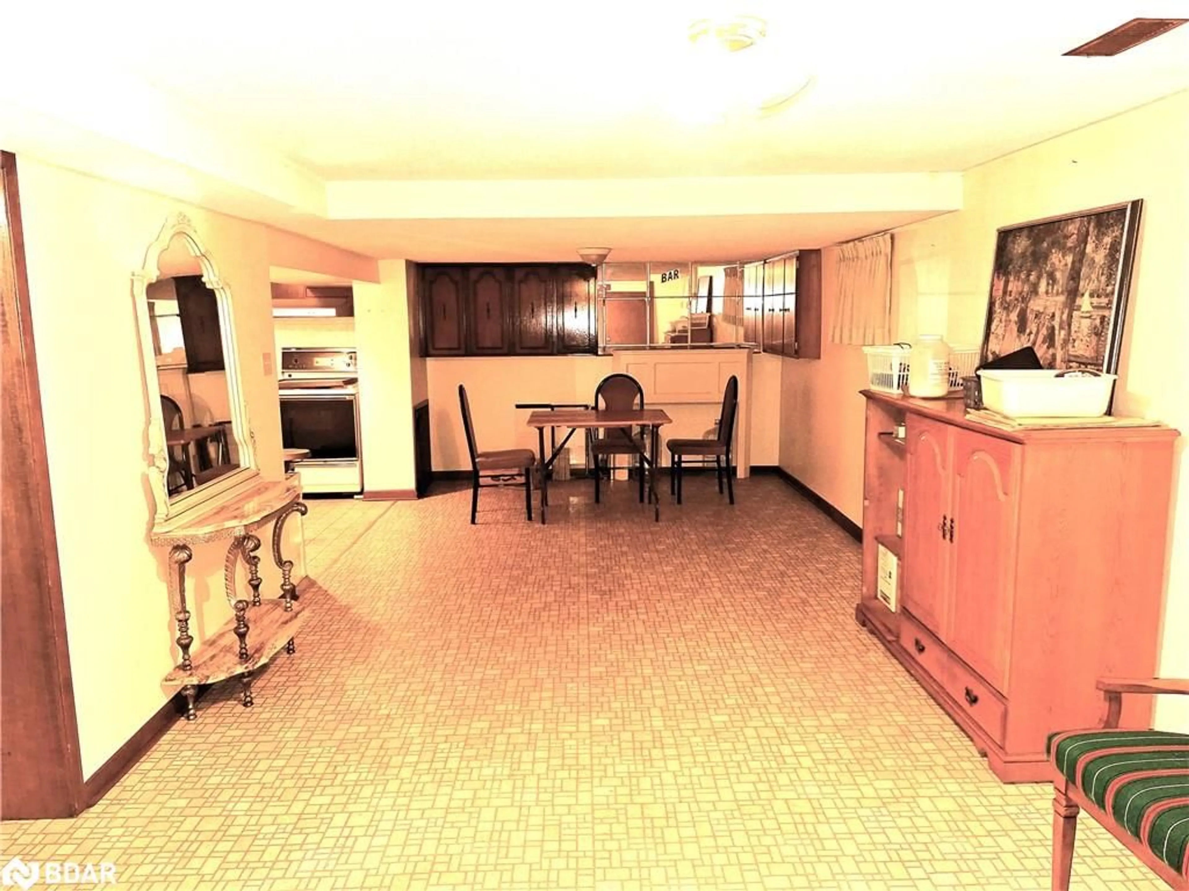 Dining room, unknown for 21 Drury Cres, St. Catharines Ontario L2M 6B5
