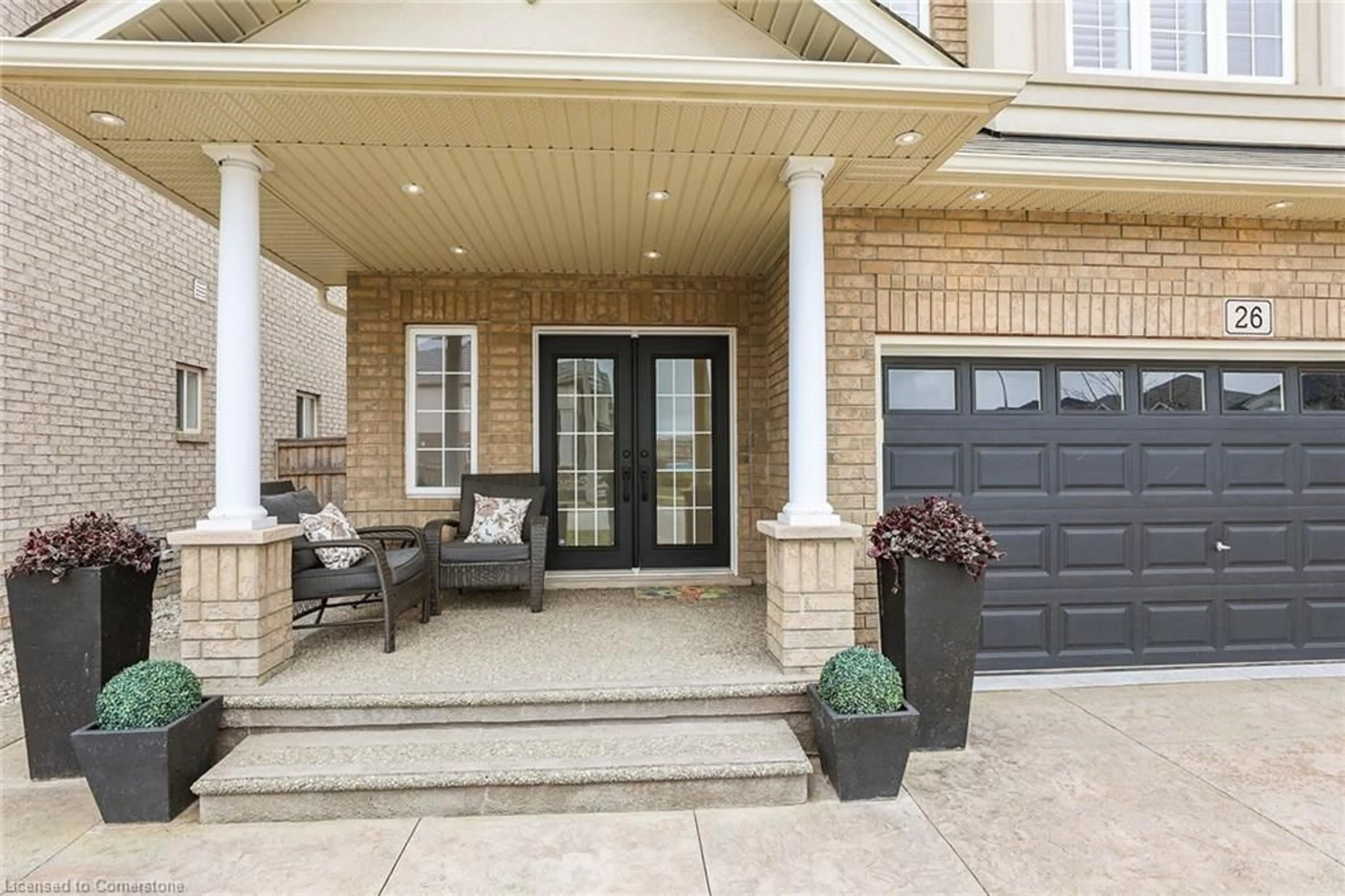 Indoor entryway for 26 Biggar Cres, Grimsby Ontario L3M 0E7