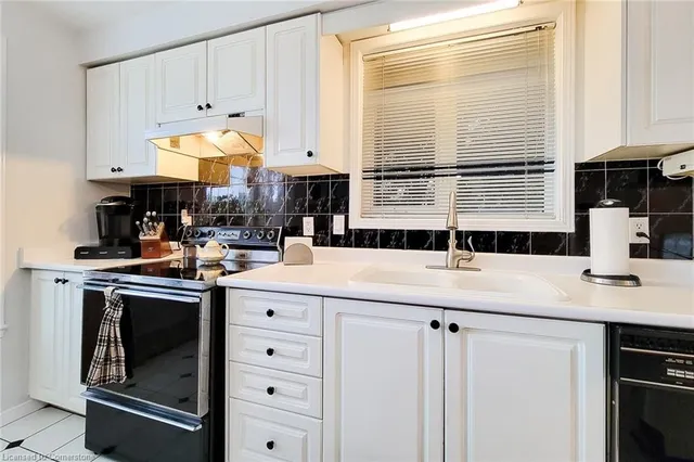 Additional property image - 251 Alderlea Ave