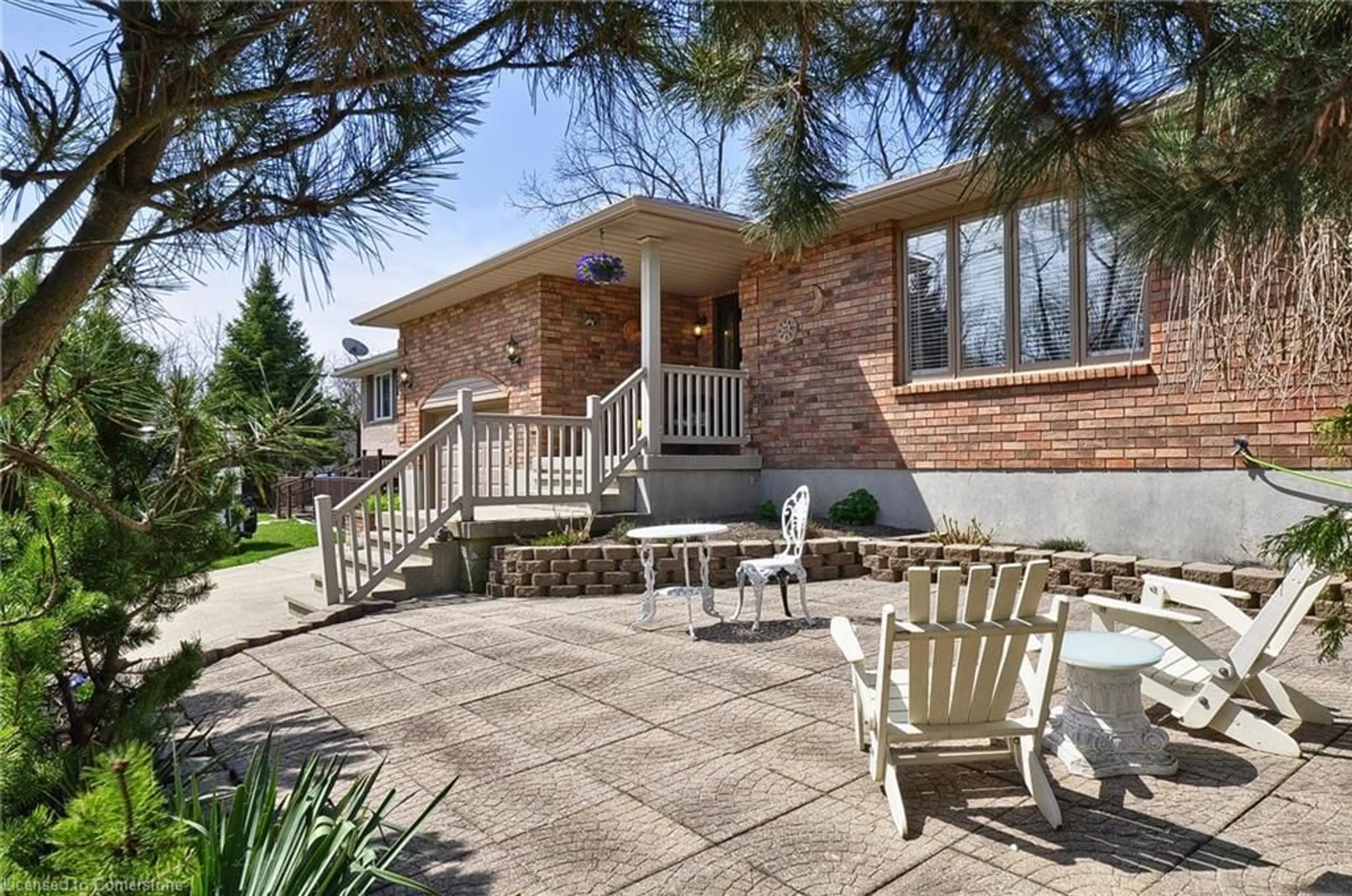 Home with brick exterior material, unknown for 28 Macnab St, Forest Ontario N0N 1J0