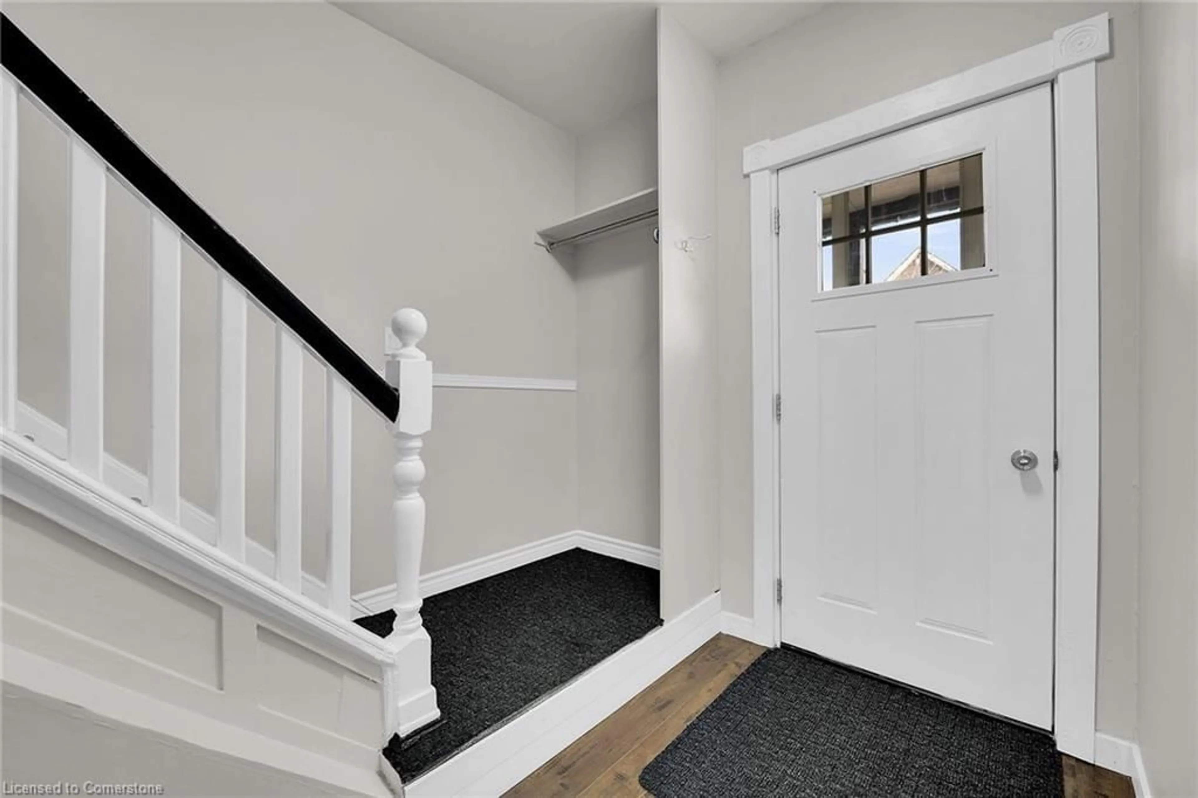 Indoor entryway for 18 Keith St, Hamilton Ontario L8L 3S1