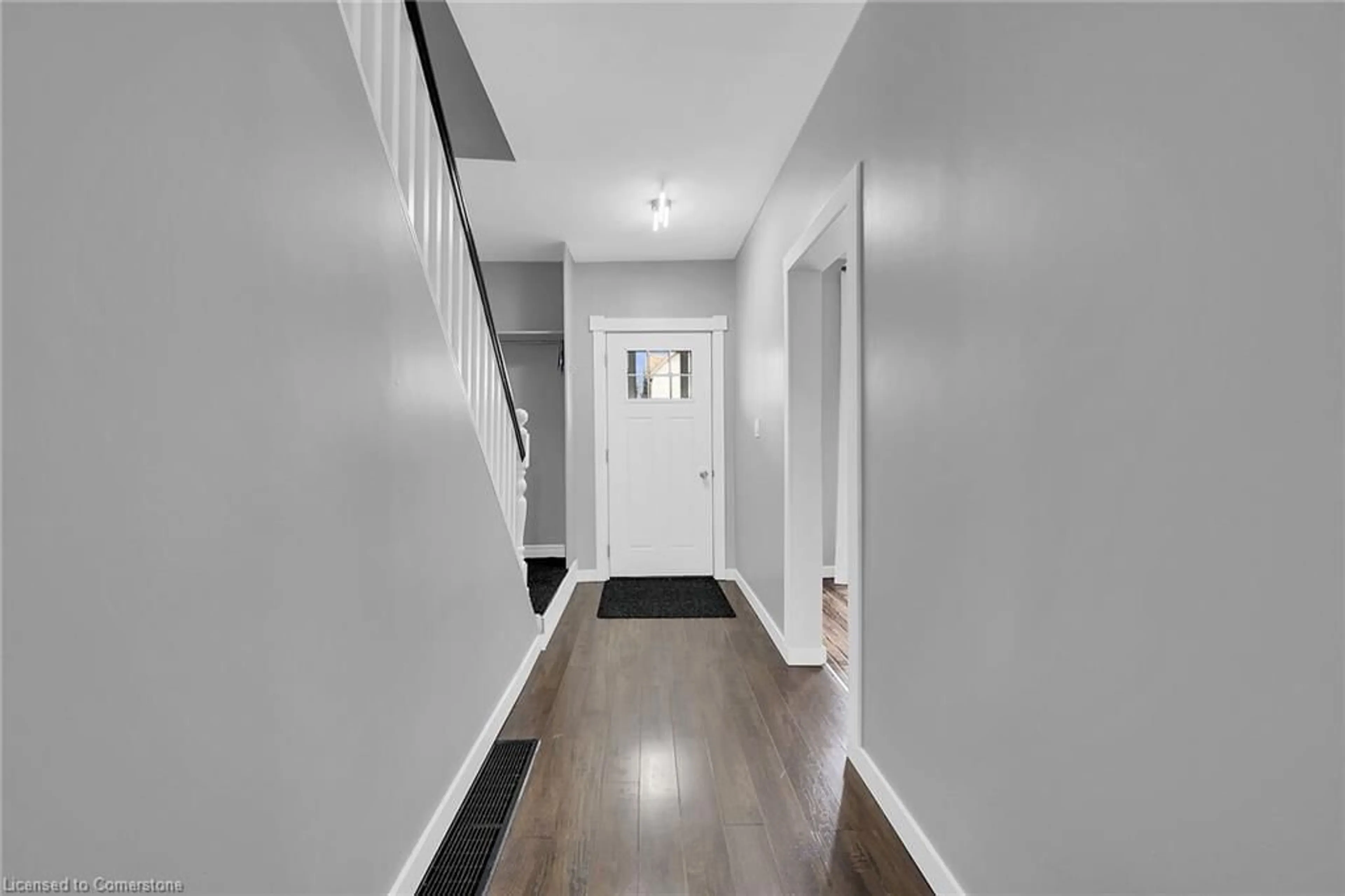 Indoor entryway for 18 Keith St, Hamilton Ontario L8L 3S1