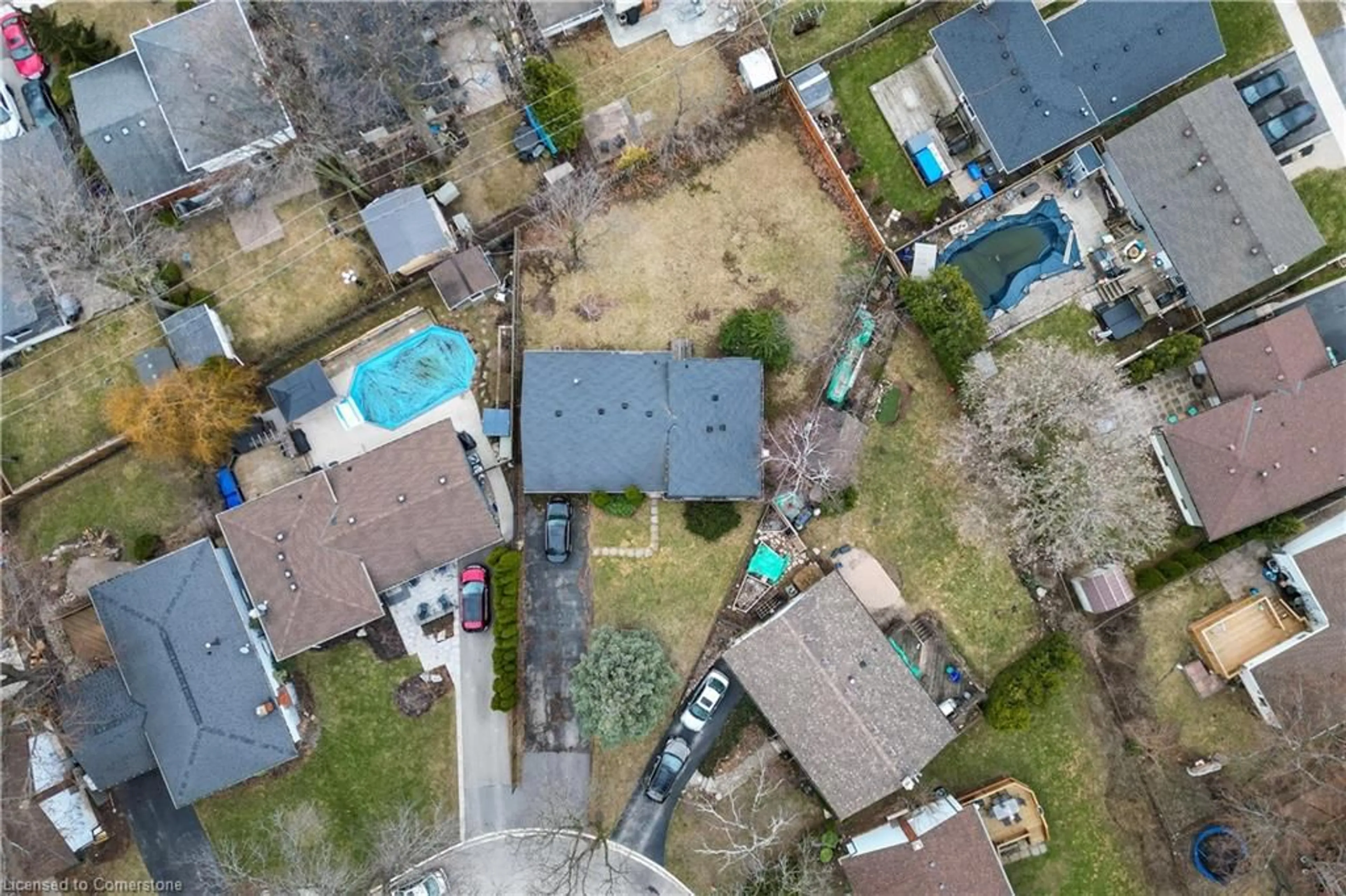 A pic from outside/outdoor area/front of a property/back of a property/a pic from drone, street for 3406 Putter Pl, Burlington Ontario L7N 2P4
