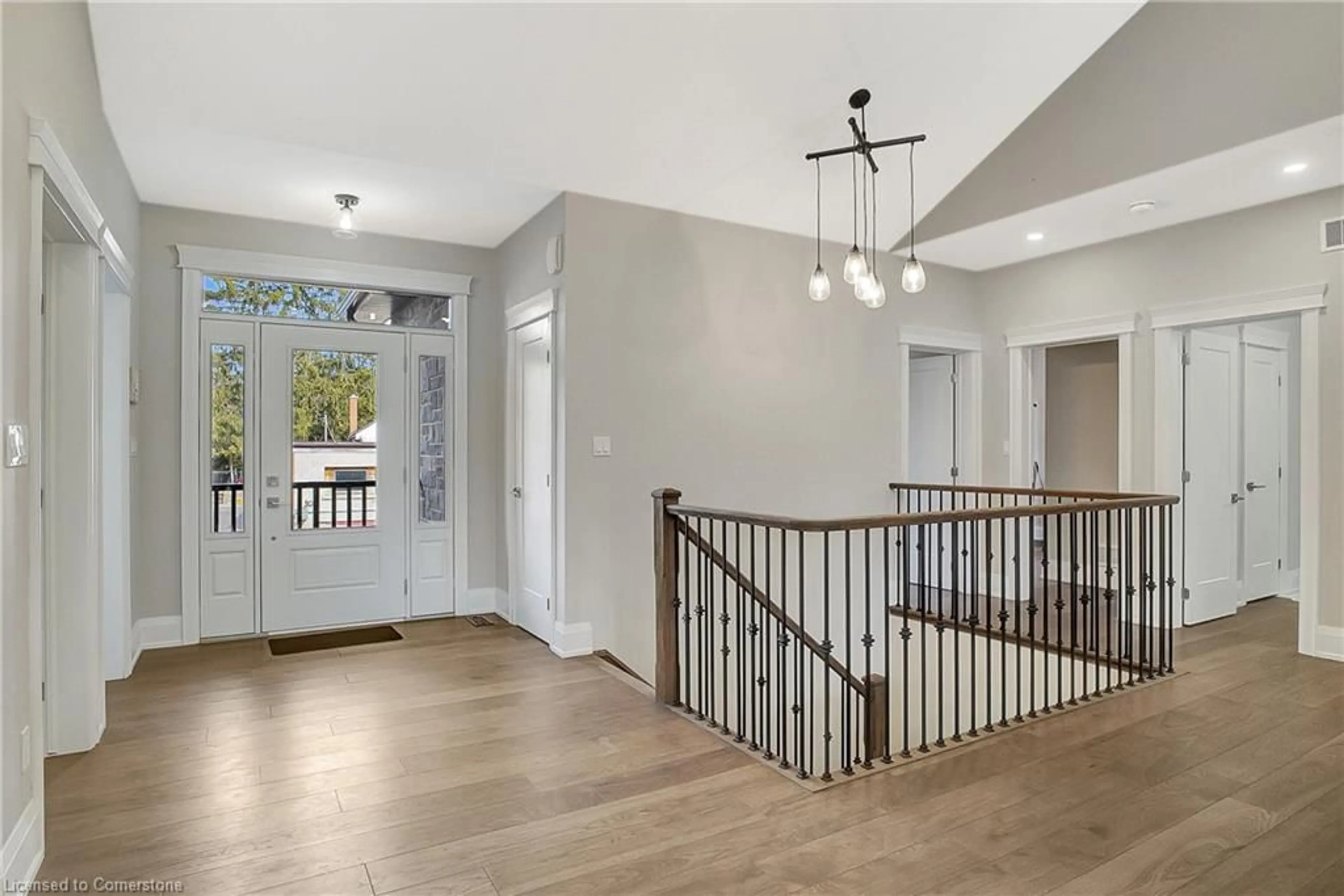 Indoor entryway for 75 Robinson Rd, Cambridge Ontario N1R 5S7