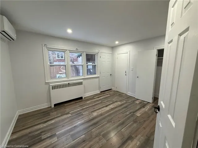 Additional image 4 of 719 Barton St