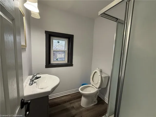 Primary image of 719 Barton St