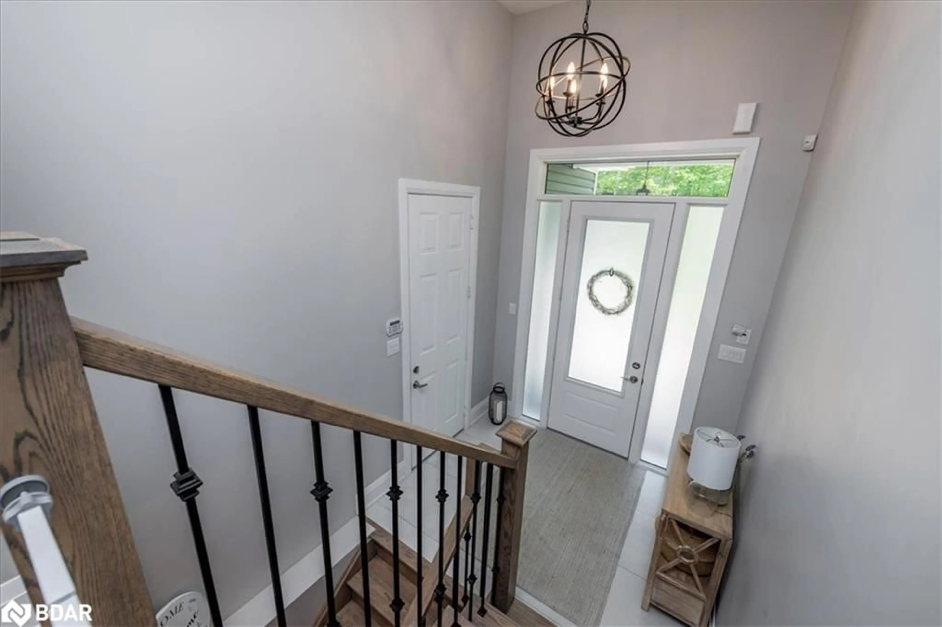 Indoor entryway for 2435 Champlain Rd, Tiny Ontario L9M 0C3
