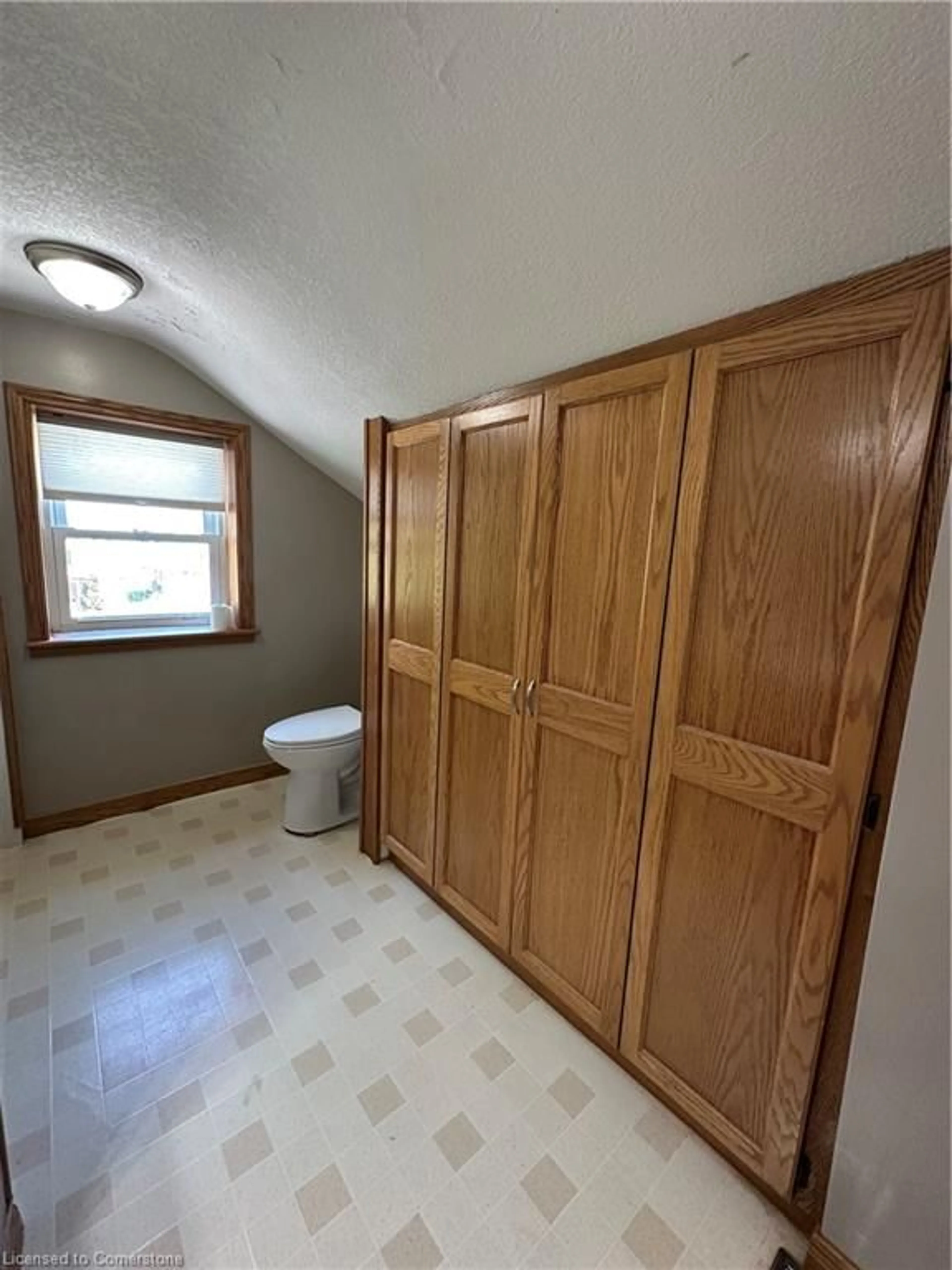 A pic of a room for 270 Dufferin St St, Palmerston Ontario N0G 2P0