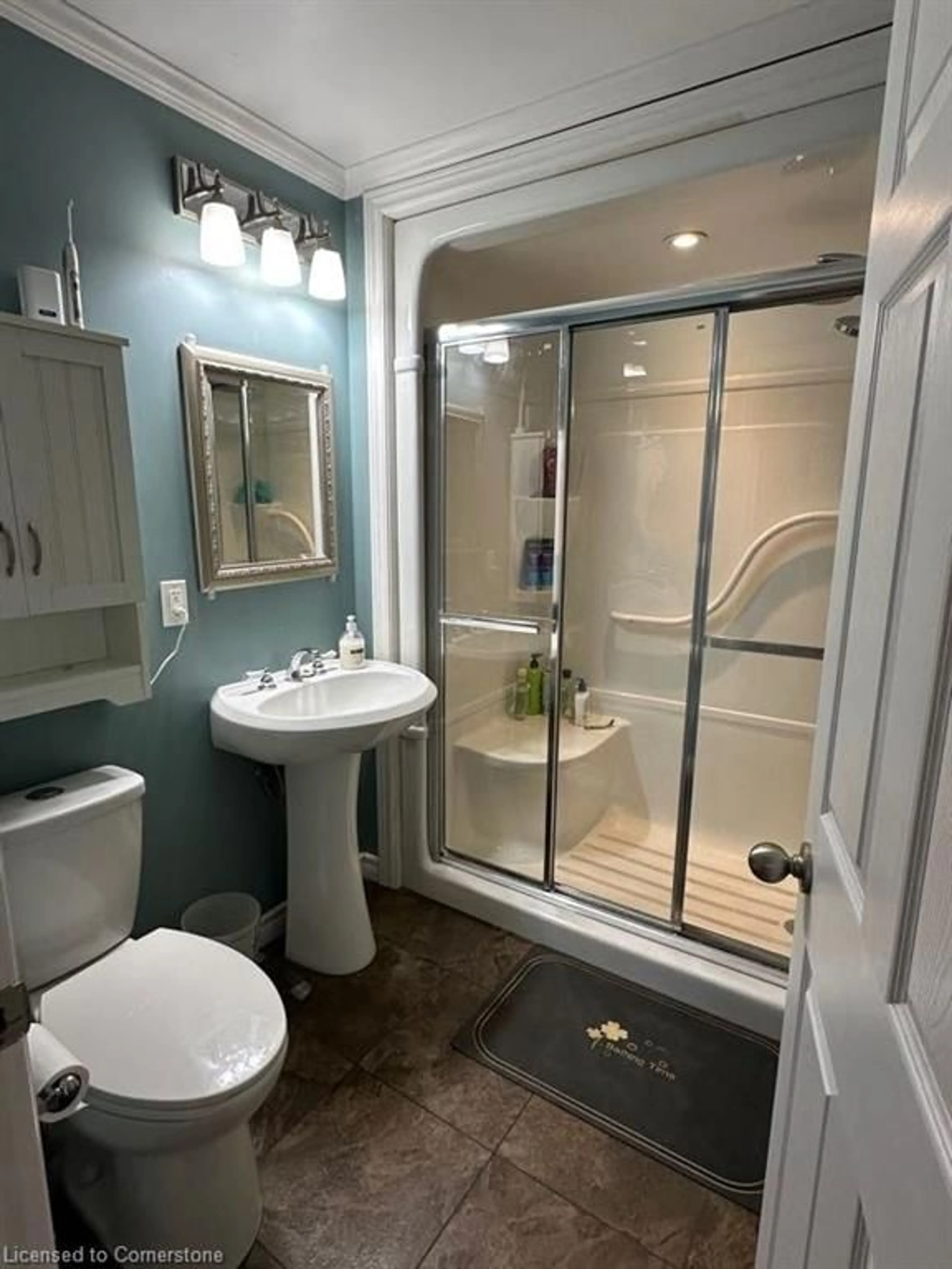 Standard bathroom, ceramic/tile floor for 270 Dufferin St St, Palmerston Ontario N0G 2P0